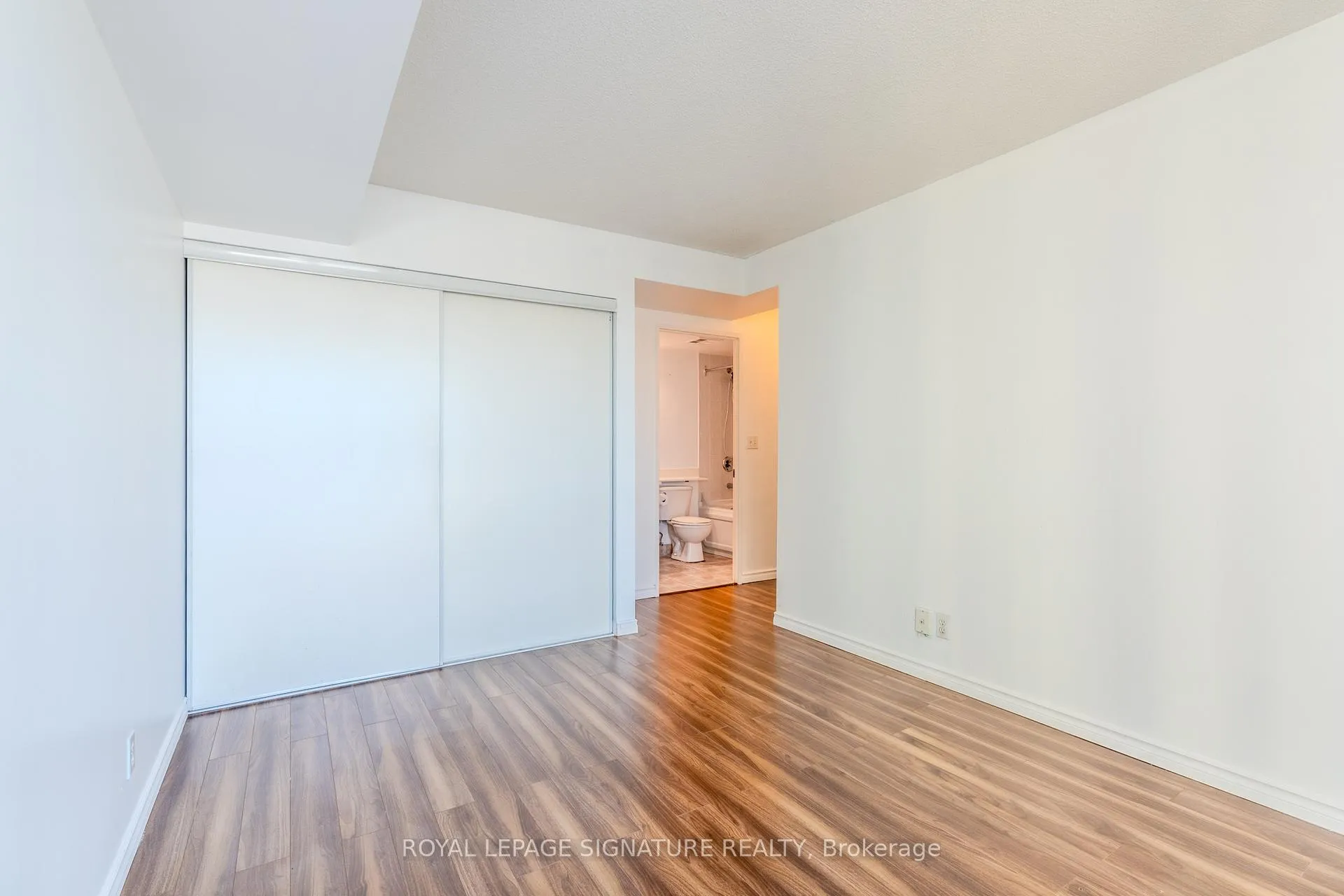 Photo 10 of Unit 1203, 1 Lee Centre Drive, Scarborough, Woburn — HOMEH