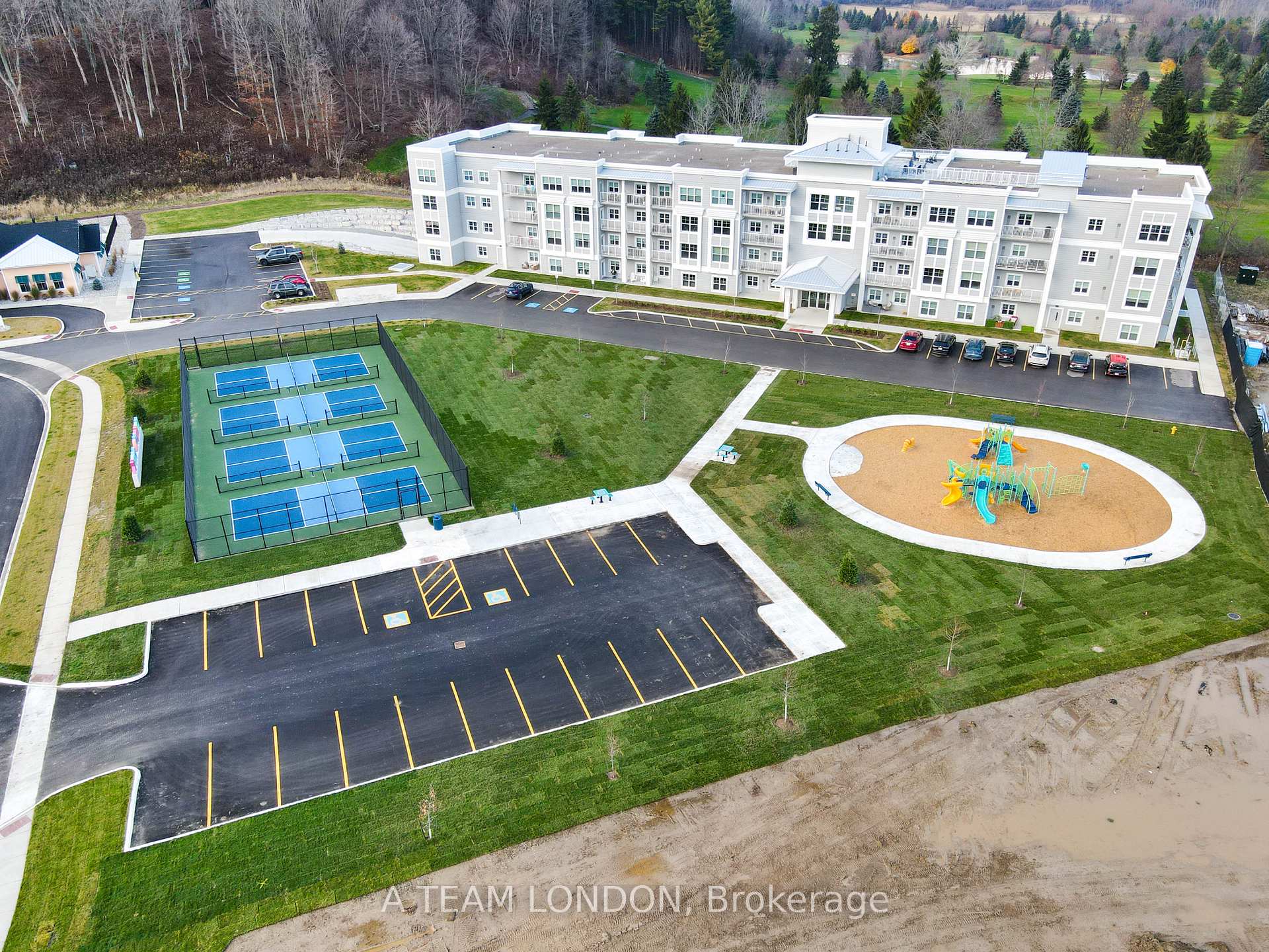 Photo 1 of Unit 115, 100 The Promenade, Central Elgin, Rural Central Elgin — HOMEH