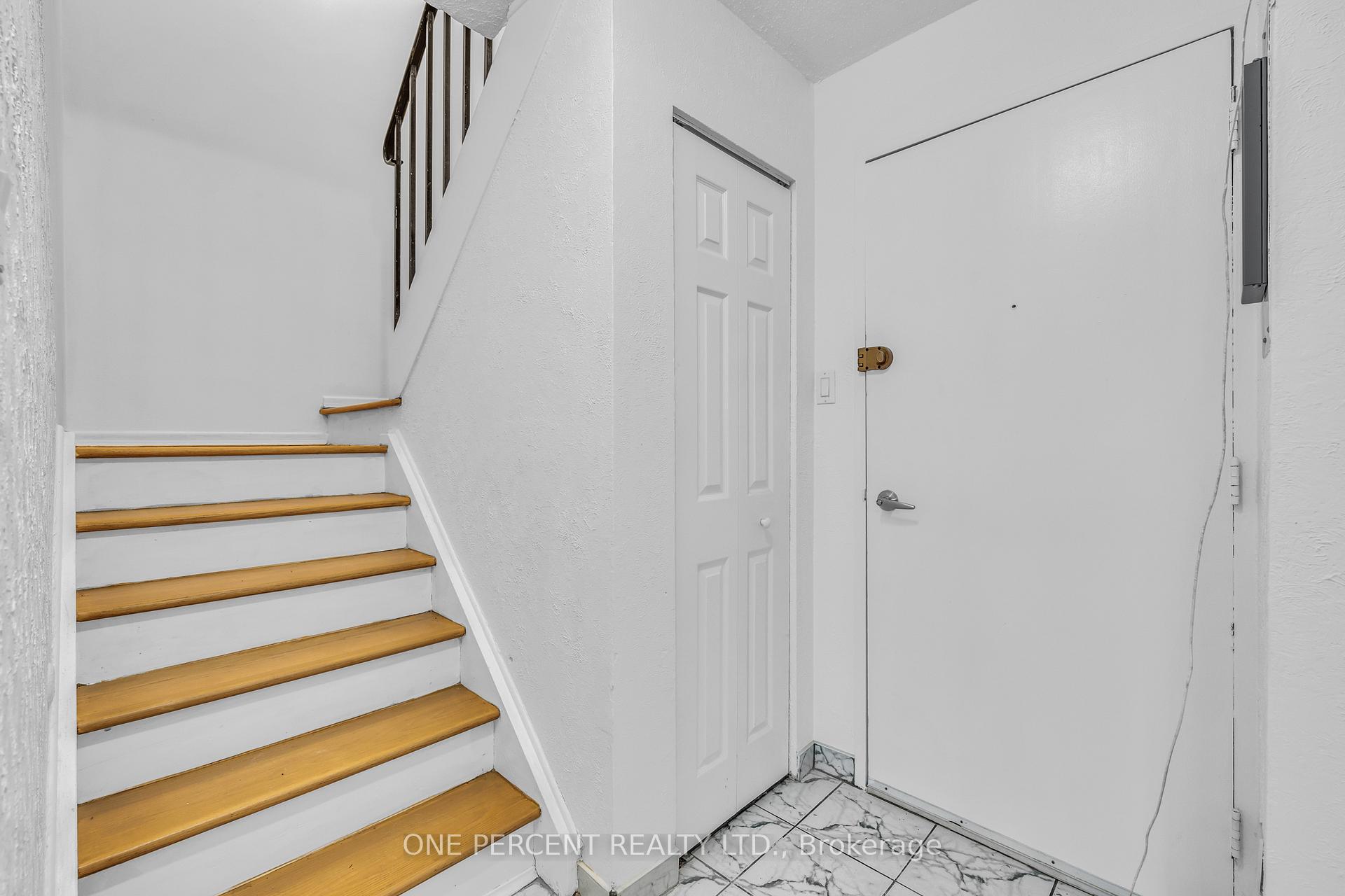 Photo 3 of Unit 23j, 1910 Jasmine Crescent, Ottawa, Beacon Hill South — HOMEH