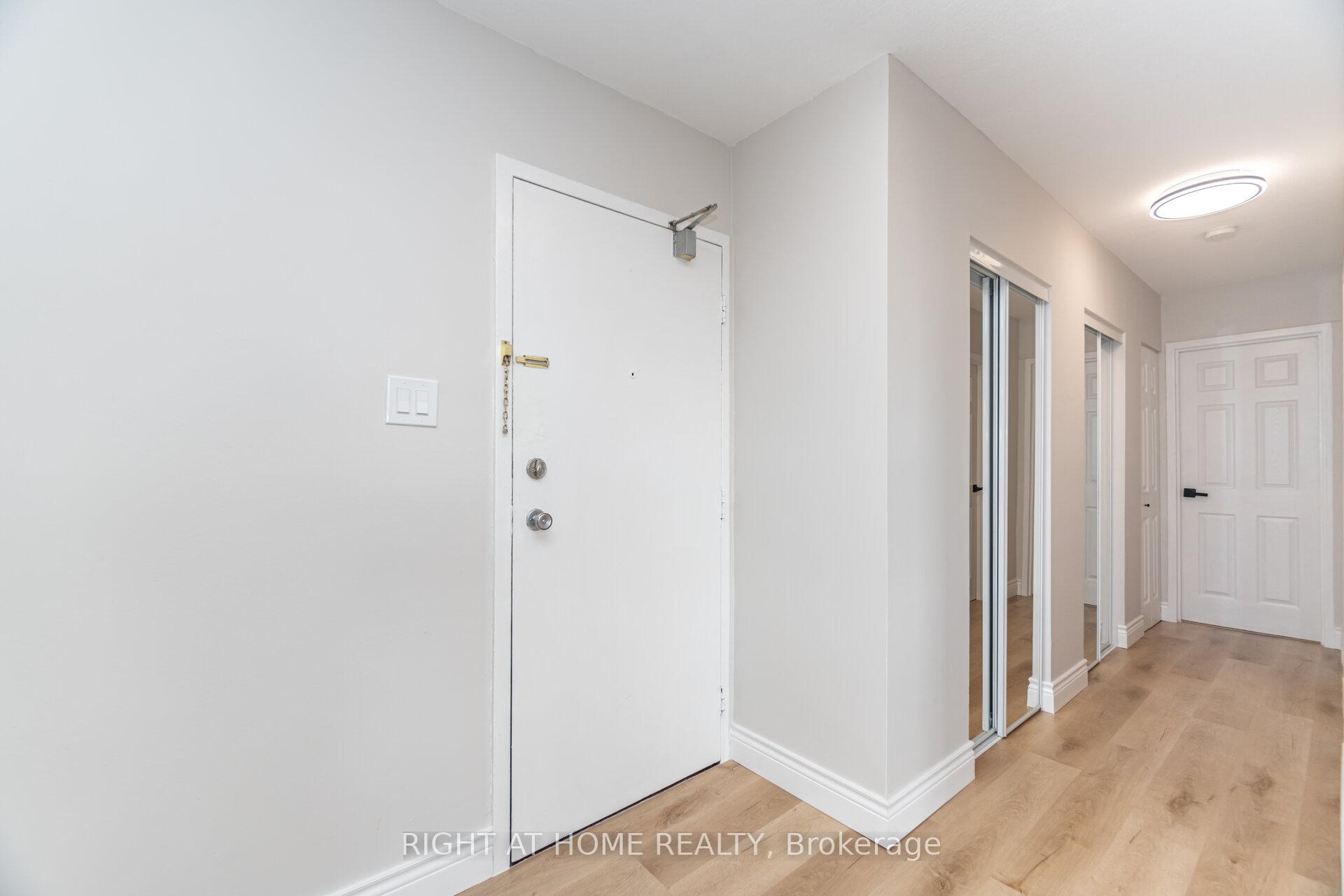 Photo 2 of Unit 605, 15 Nicklaus Drive, Hamilton, Vincent — HOMEH