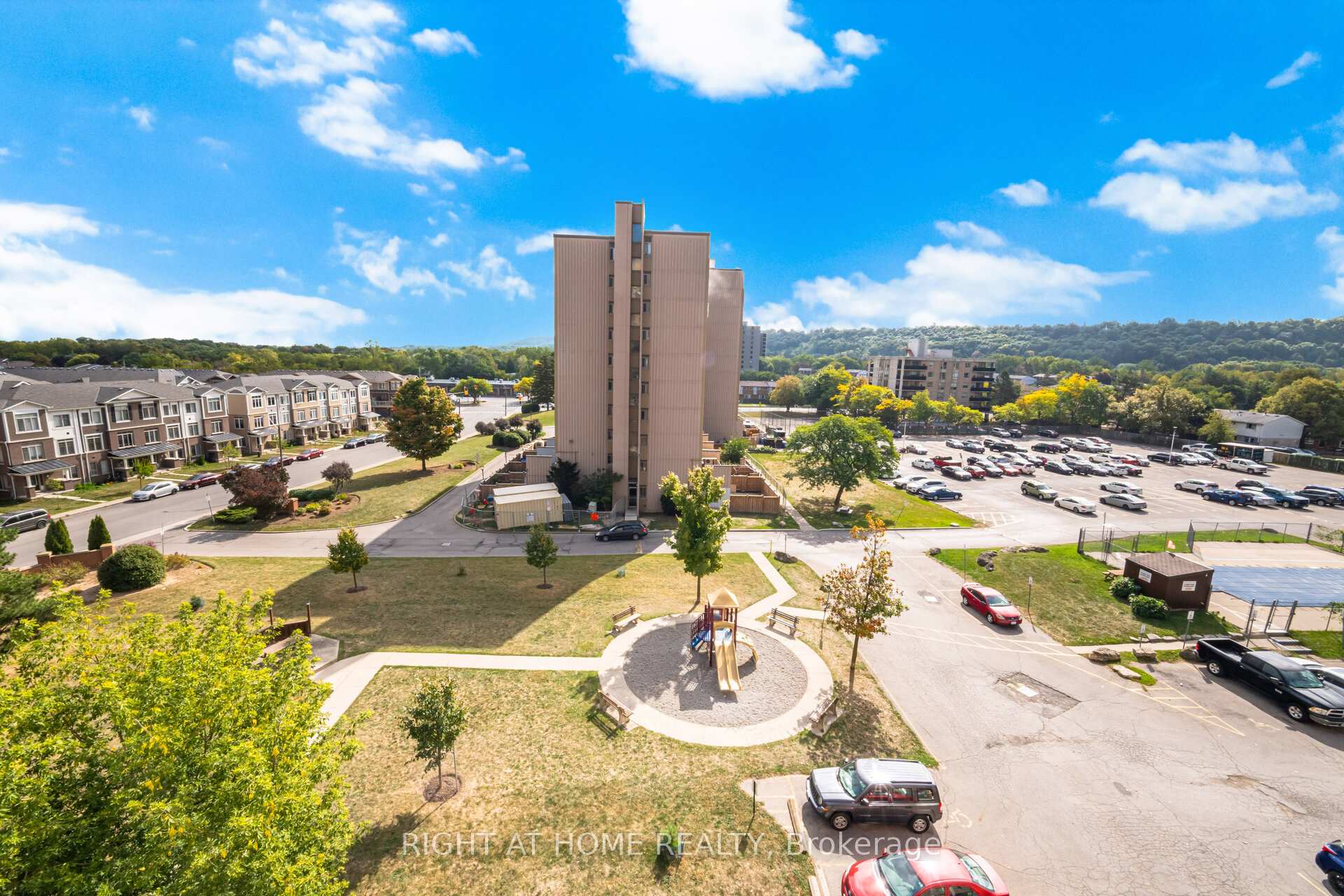 Photo 30 of Unit 605, 15 Nicklaus Drive, Hamilton, Vincent — HOMEH