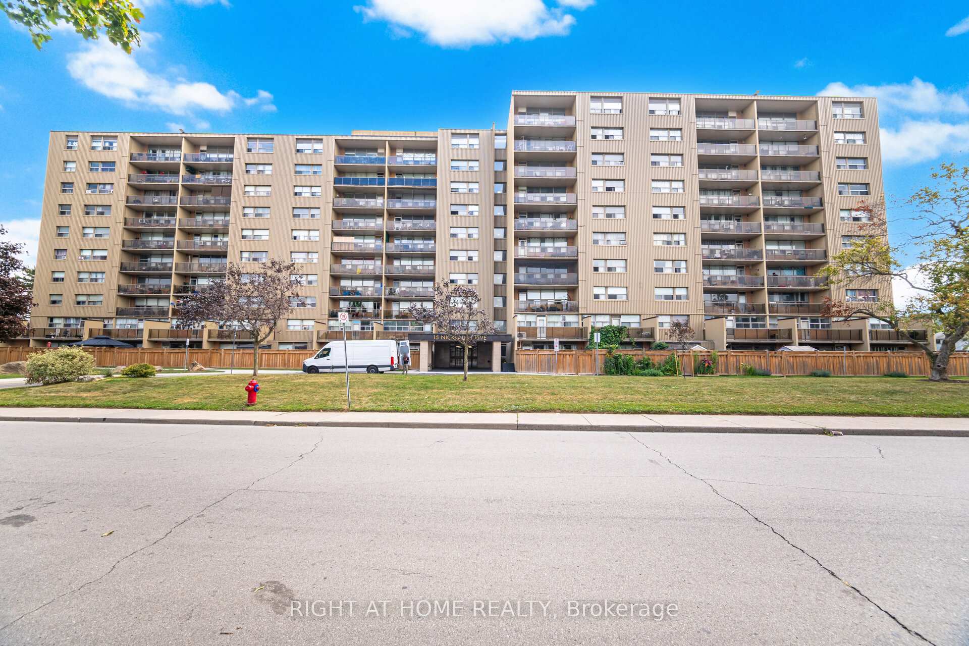Photo 45 of Unit 605, 15 Nicklaus Drive, Hamilton, Vincent — HOMEH