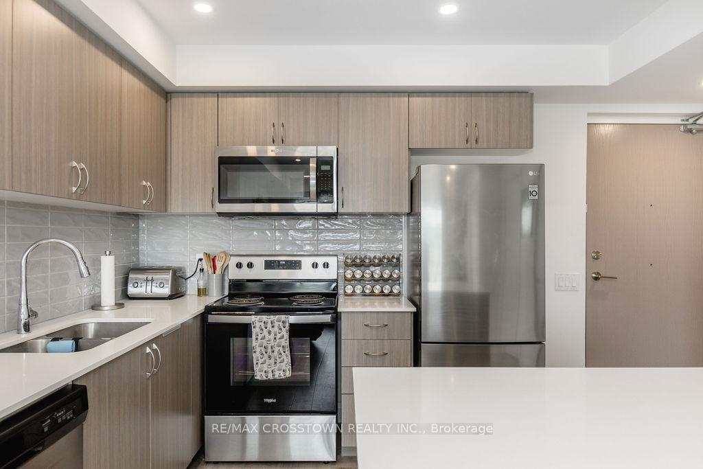 Photo 13 of Unit 716, 58 Lakeside Terrace, Barrie, 400 North — HOMEH
