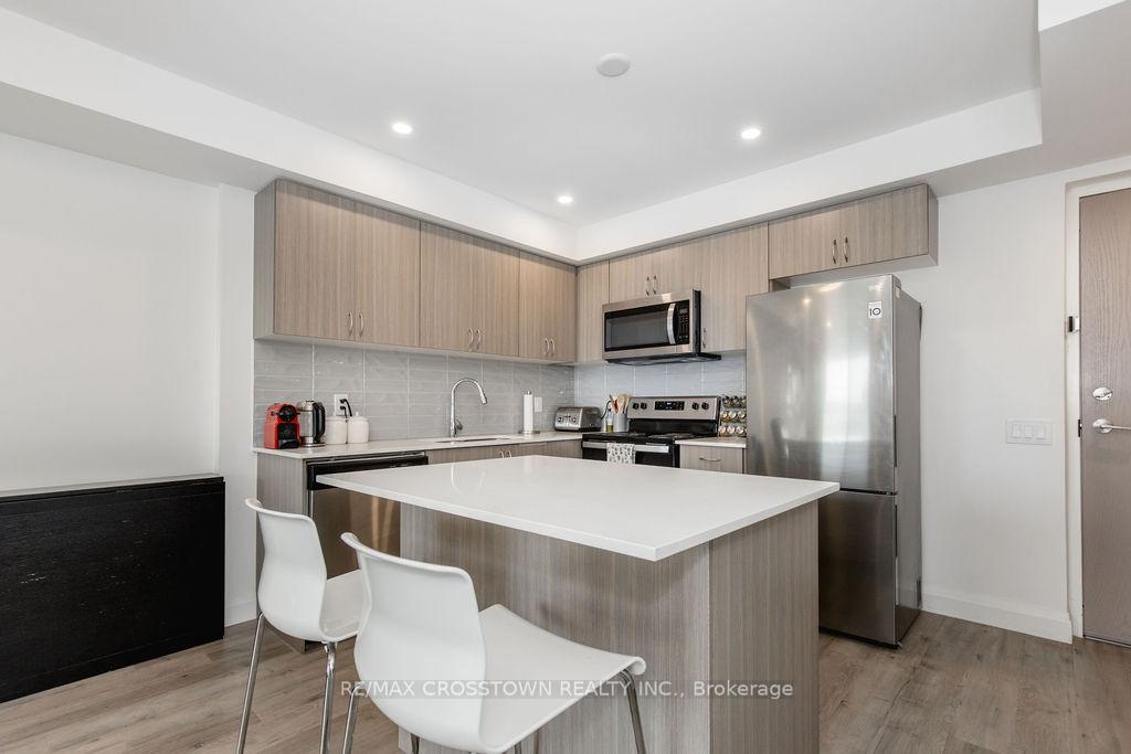Photo 14 of Unit 716, 58 Lakeside Terrace, Barrie, 400 North — HOMEH