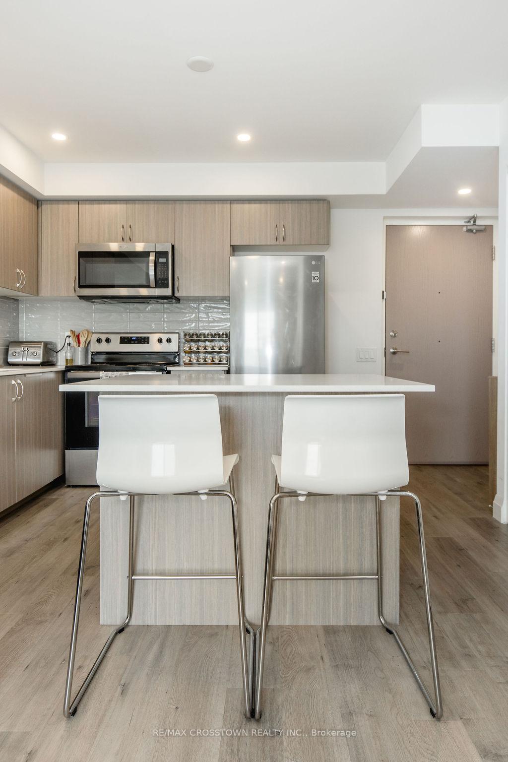 Photo 15 of Unit 716, 58 Lakeside Terrace, Barrie, 400 North — HOMEH