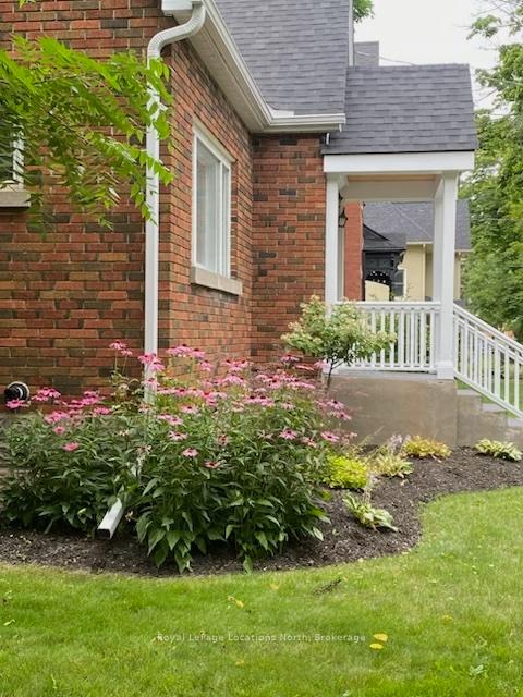 Photo 16 of 384 Saint Marie Street, Collingwood — HOMEH