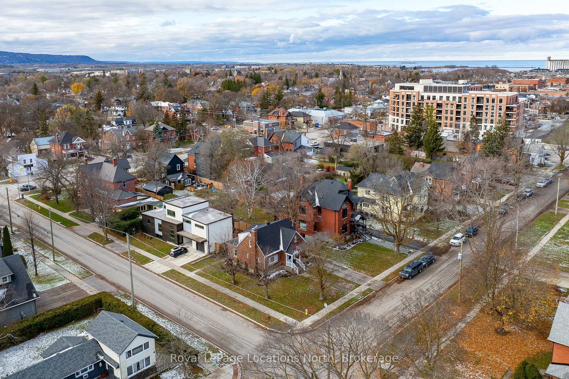Photo 12 of 384 Saint Marie Street, Collingwood — HOMEH