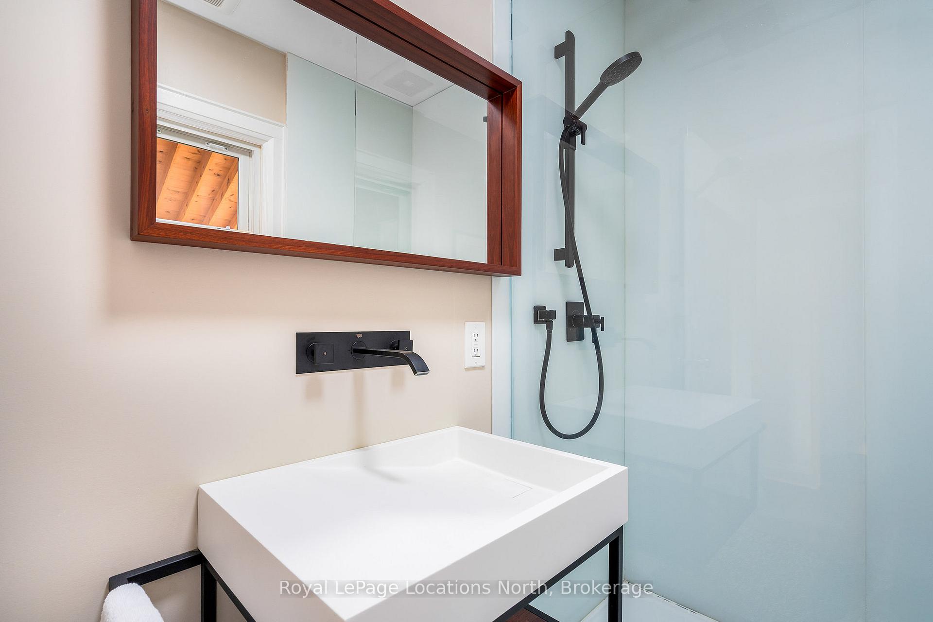 Photo 33 of 384 Saint Marie Street, Collingwood — HOMEH