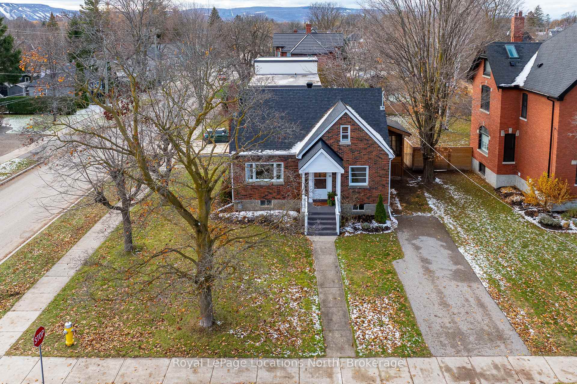 Photo 40 of 384 Saint Marie Street, Collingwood — HOMEH