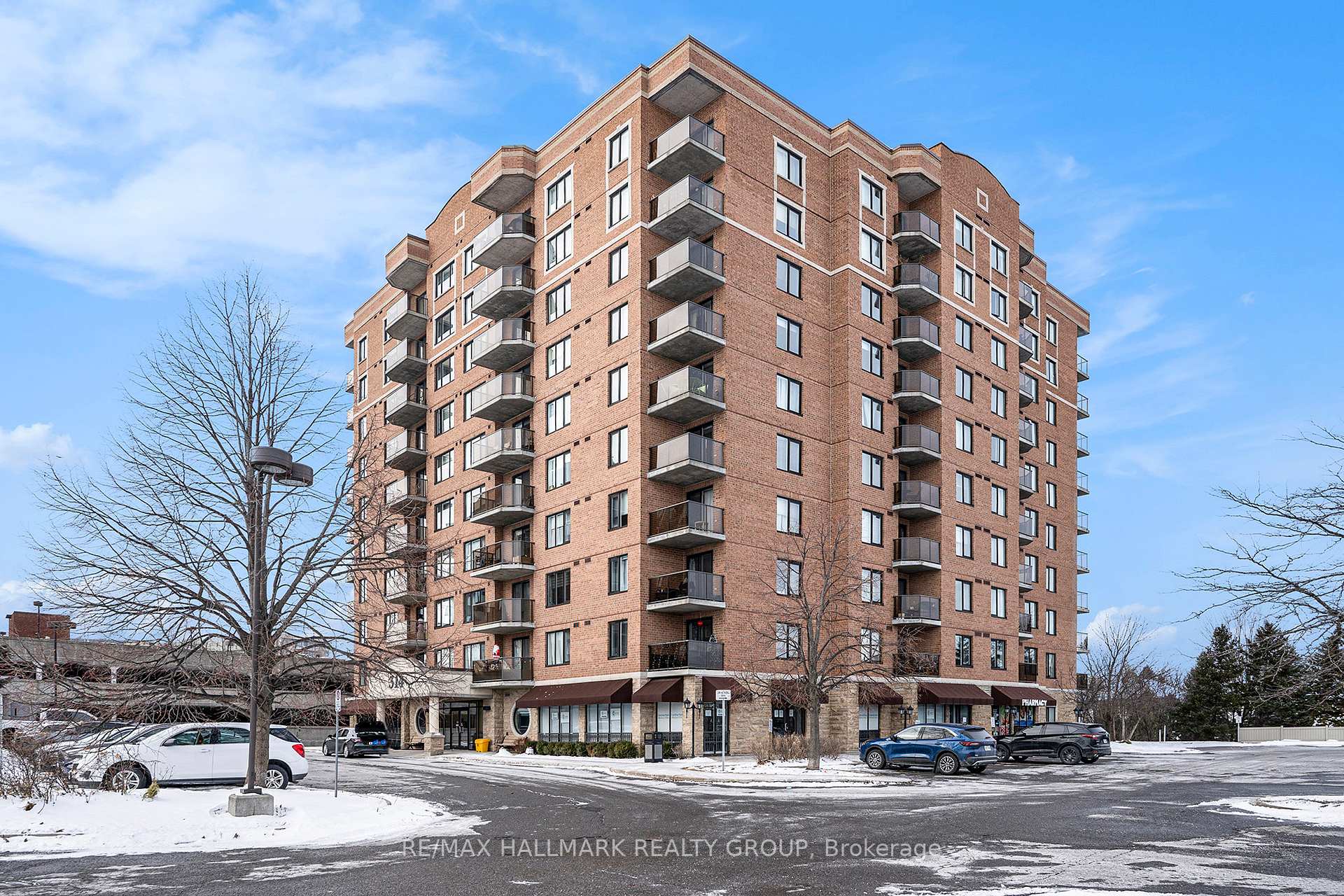 Photo 2 of Unit 409, 314 Central Park Drive, Ottawa, Central Park — HOMEH