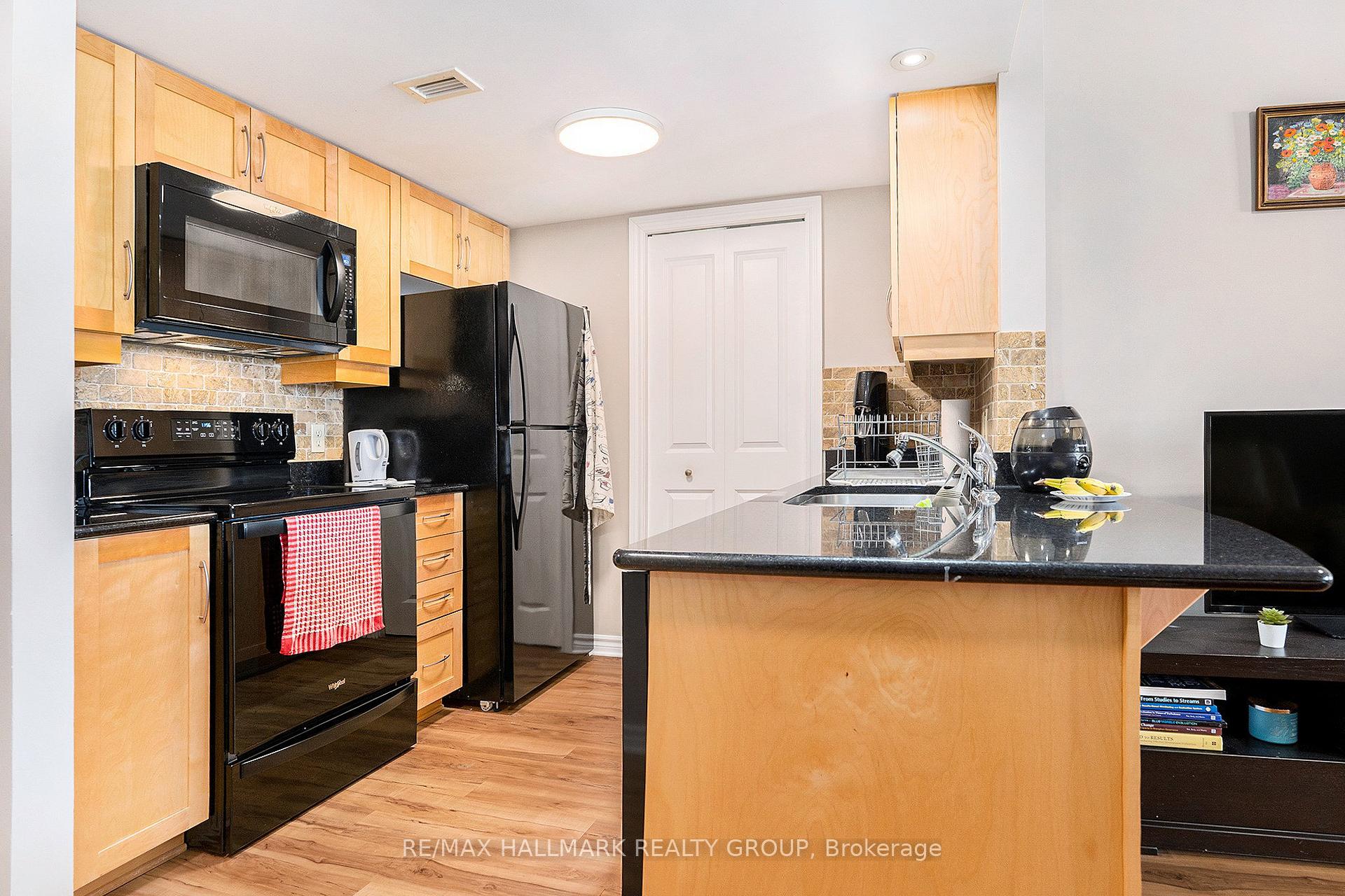 Photo 7 of Unit 409, 314 Central Park Drive, Ottawa, Central Park — HOMEH