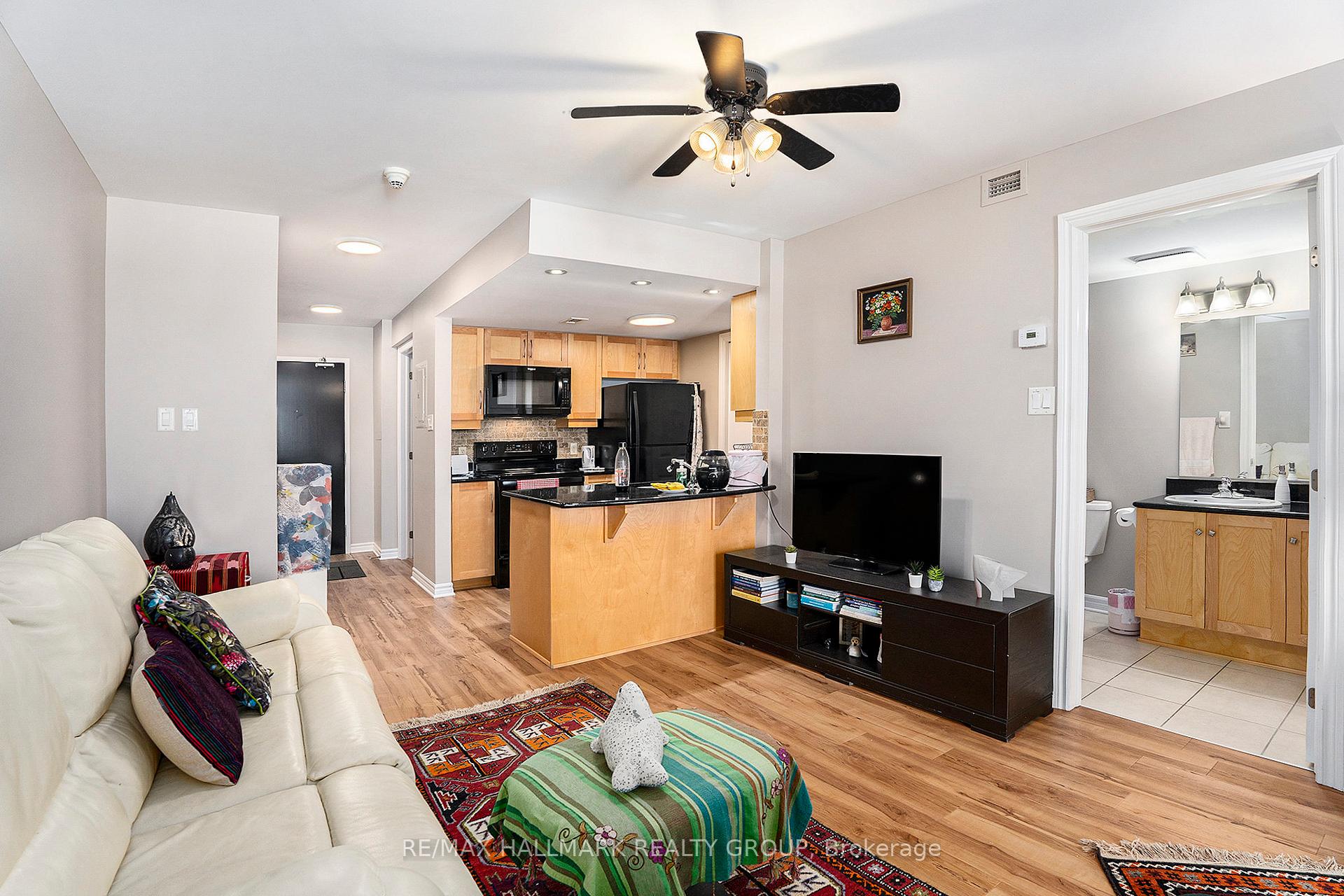 Photo 8 of Unit 409, 314 Central Park Drive, Ottawa, Central Park — HOMEH