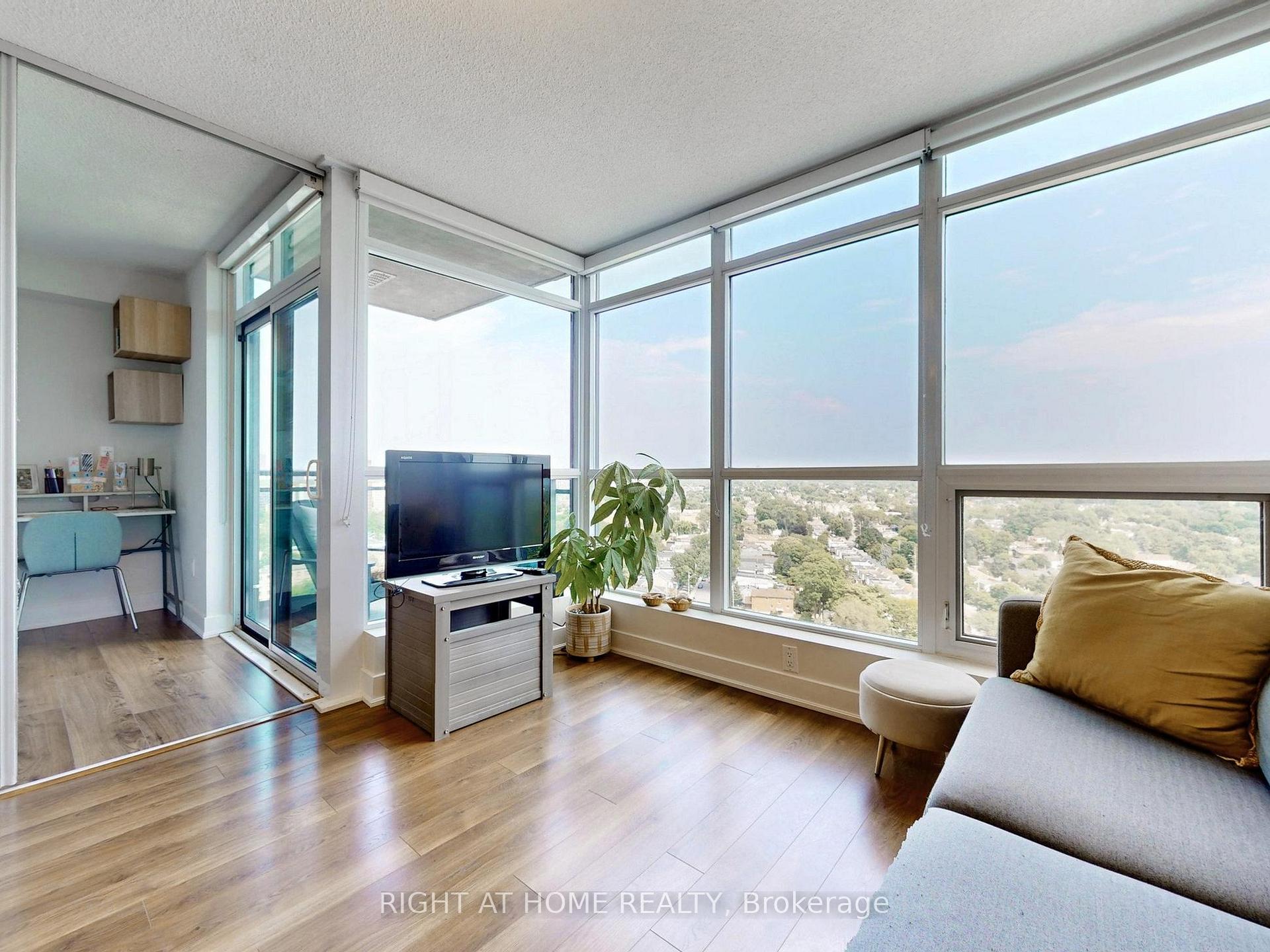 Photo 2 of Unit 2006, 1048 Broadview Avenue, Toronto, Broadview North — HOMEH