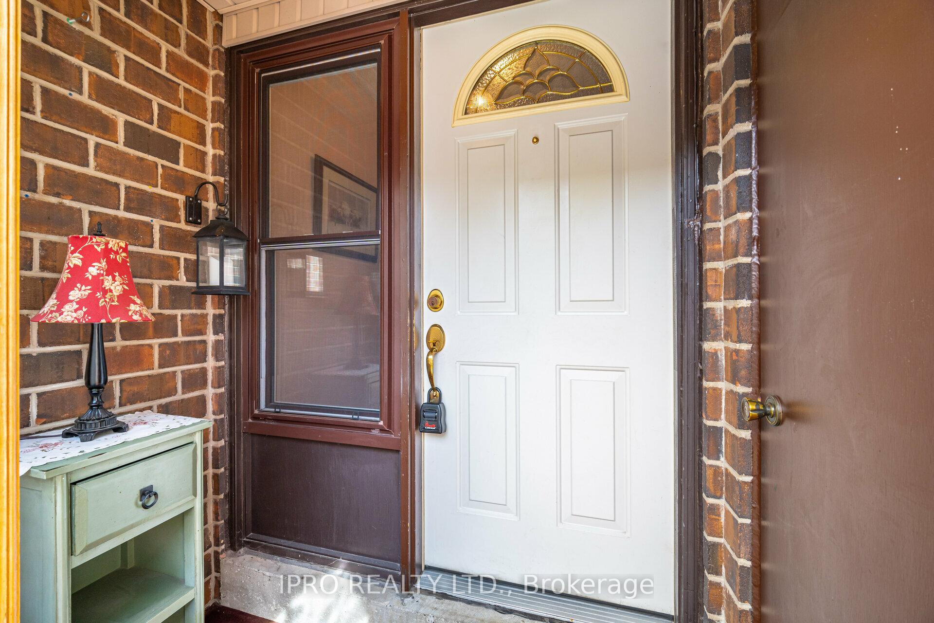 Photo 4 of Unit 53, 318 Laurier Avenue, Milton, Old Milton — HOMEH