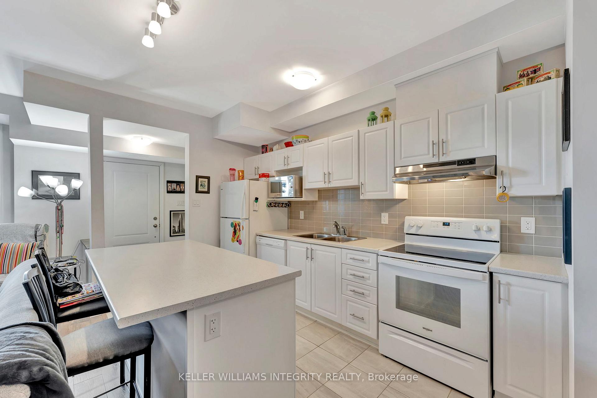 Photo 14 of 40F Jaguar Private, Ottawa, Kanata - Emerald Meadows/Trailwest — HOMEH