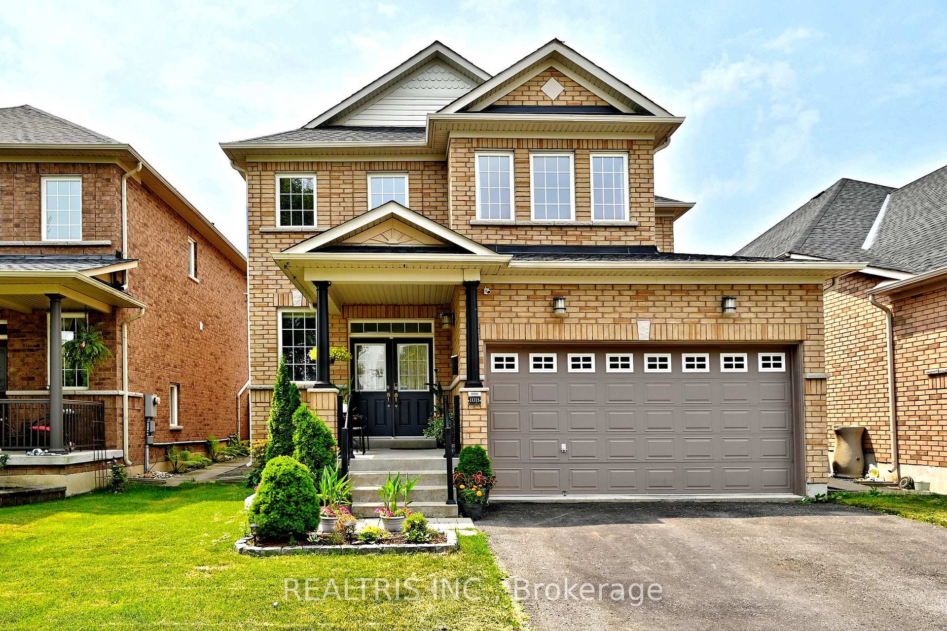 Photo 1 of 10B Hunt Street, Clarington, Bowmanville — HOMEH