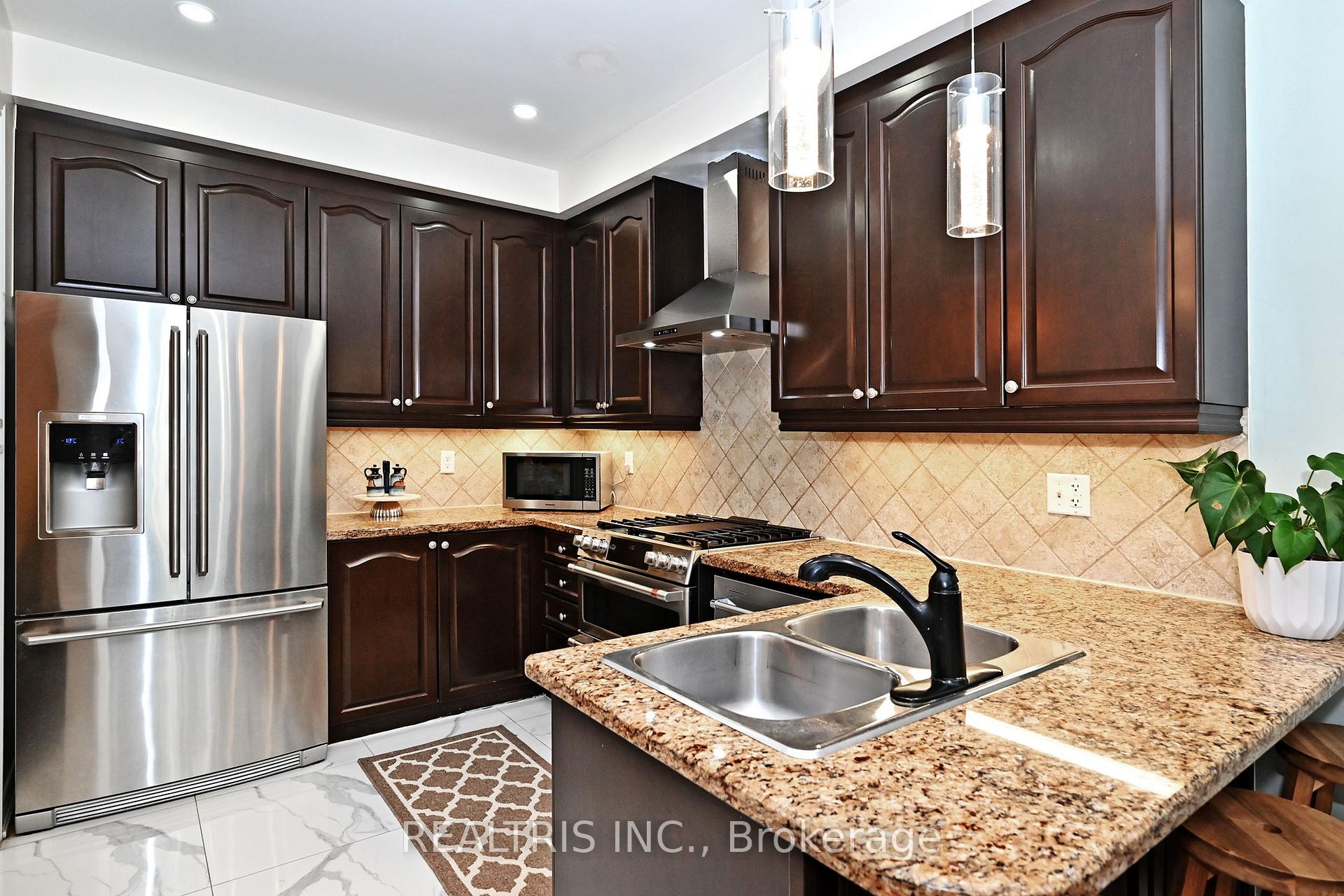 Photo 11 of 10B Hunt Street, Clarington, Bowmanville — HOMEH