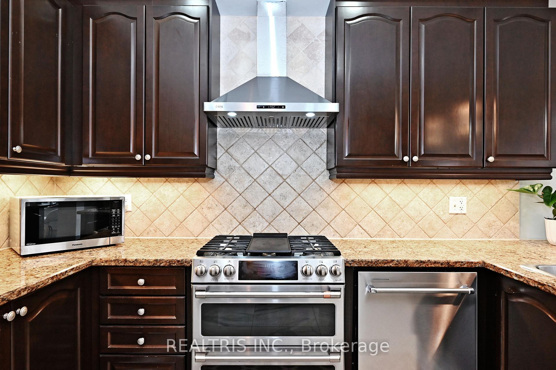 Photo 14 of 10B Hunt Street, Clarington, Bowmanville — HOMEH