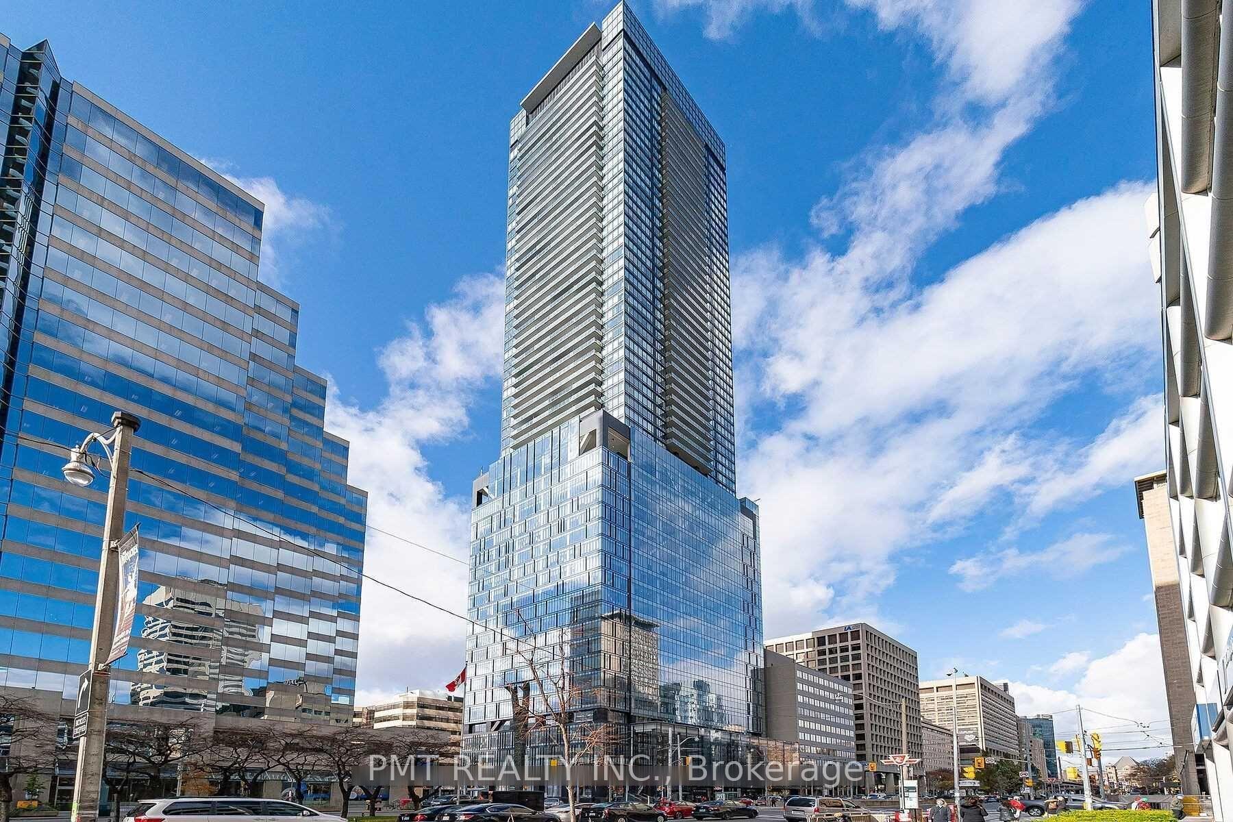 Front of Unit 5102, 488 University Avenue
