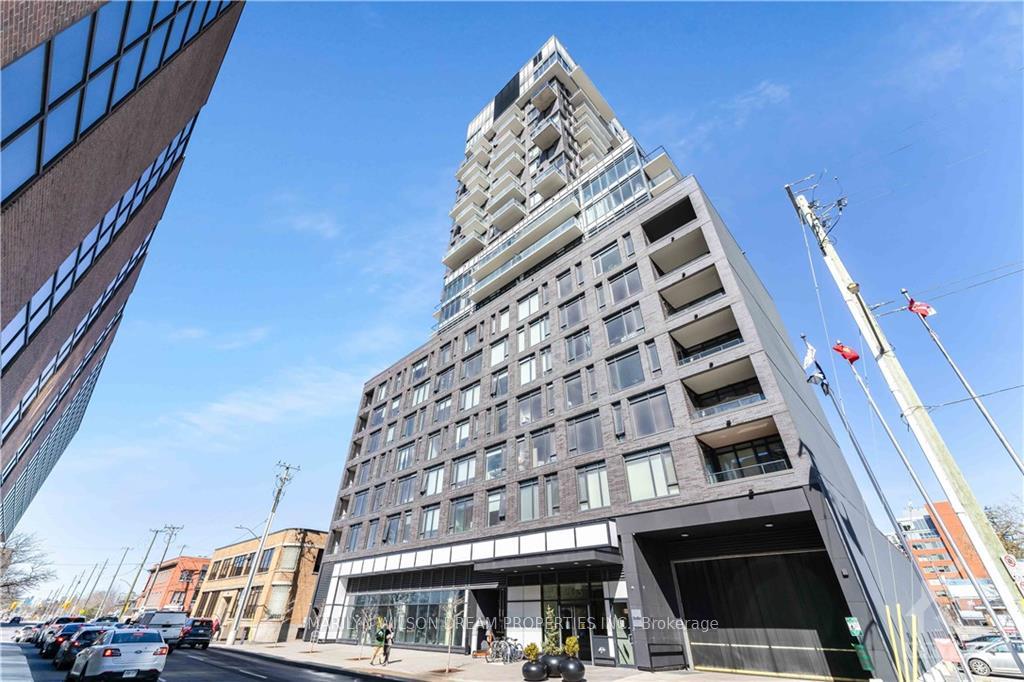 Front of Unit 1701, 203 Catherine Street