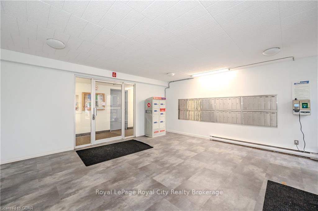 Photo 4 of Unit 312, 105 Conroy Crescent, Guelph, Dovercliffe Park/Old University — HOMEH