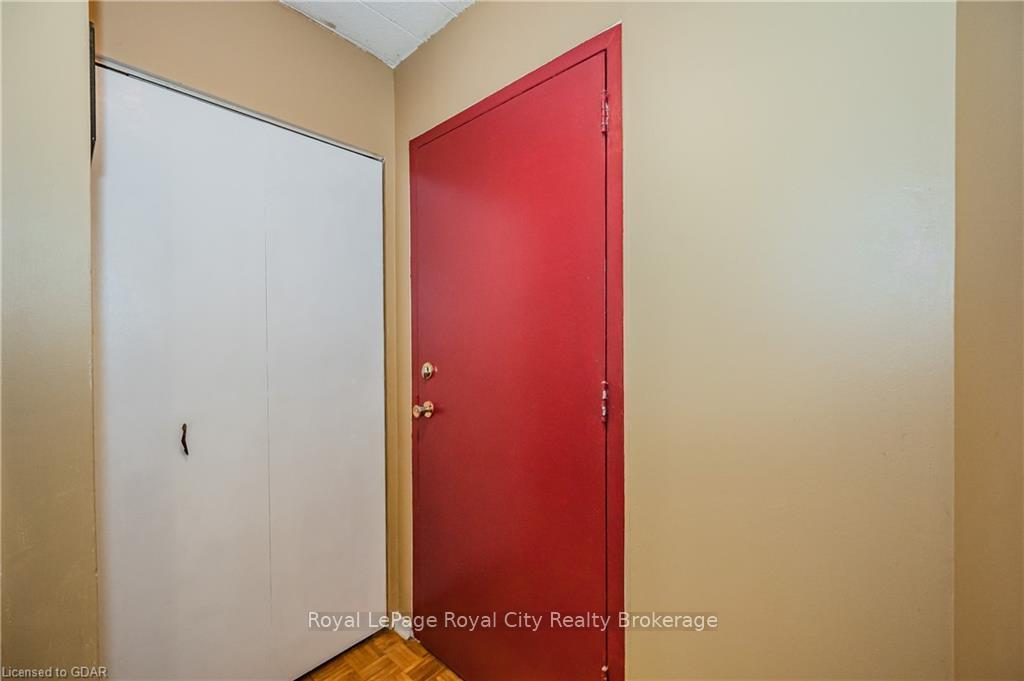 Photo 5 of Unit 312, 105 Conroy Crescent, Guelph, Dovercliffe Park/Old University — HOMEH