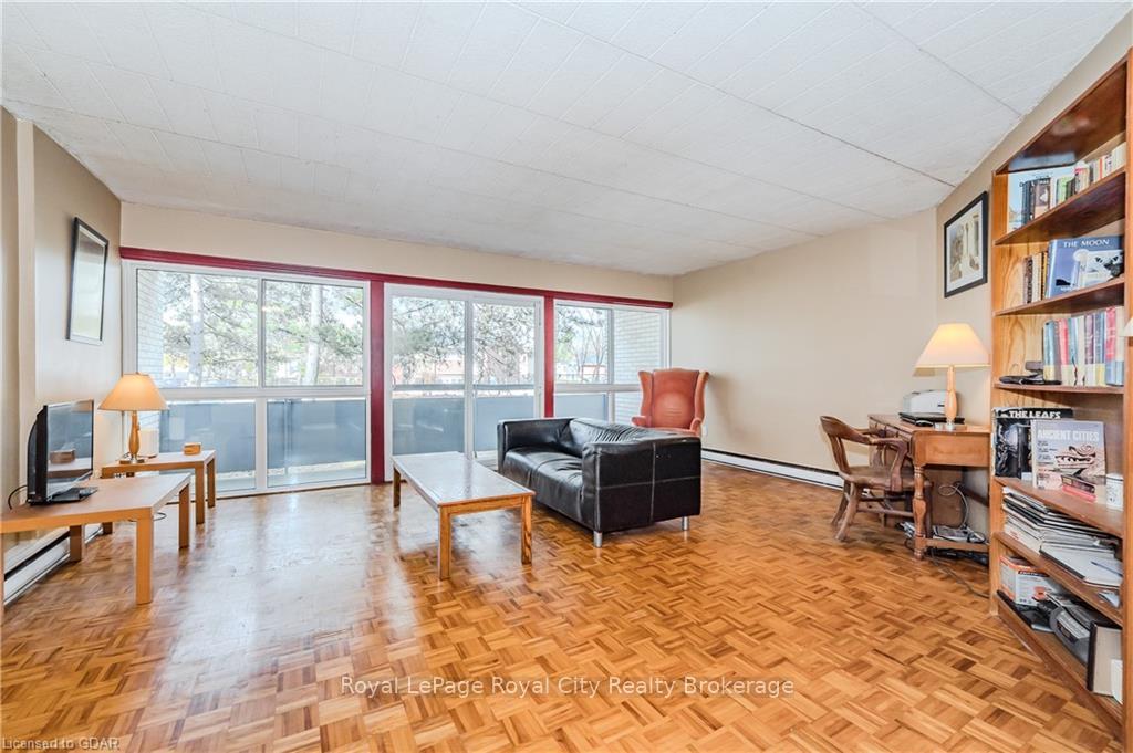 Photo 6 of Unit 312, 105 Conroy Crescent, Guelph, Dovercliffe Park/Old University — HOMEH