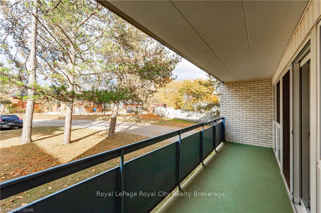Photo 15 of Unit 312, 105 Conroy Crescent, Guelph, Dovercliffe Park/Old University — HOMEH
