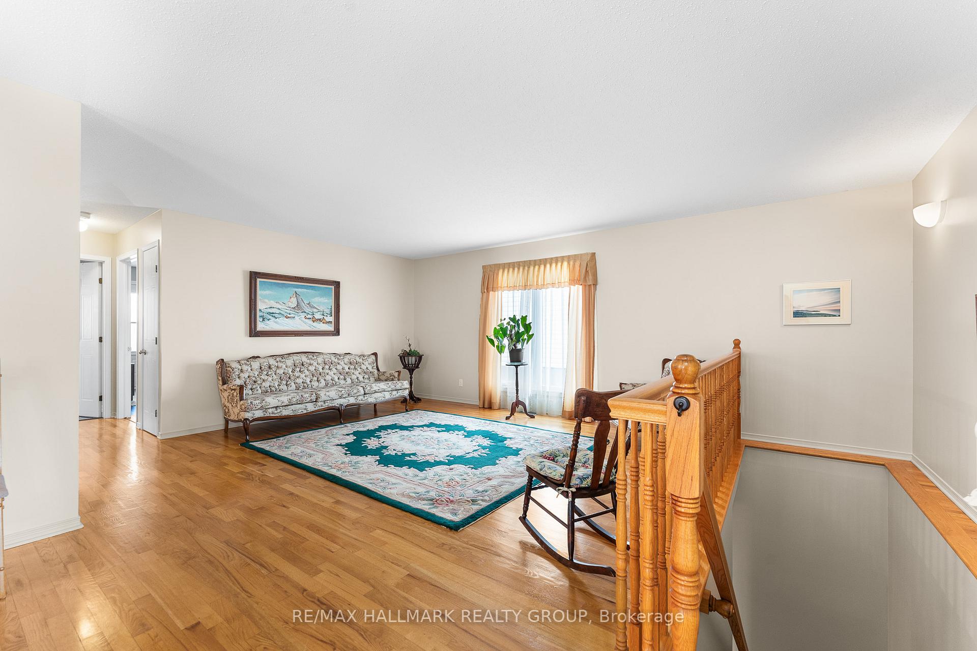 Photo 7 of 1207 Whiterock Street, Ottawa, Carson Grove — HOMEH