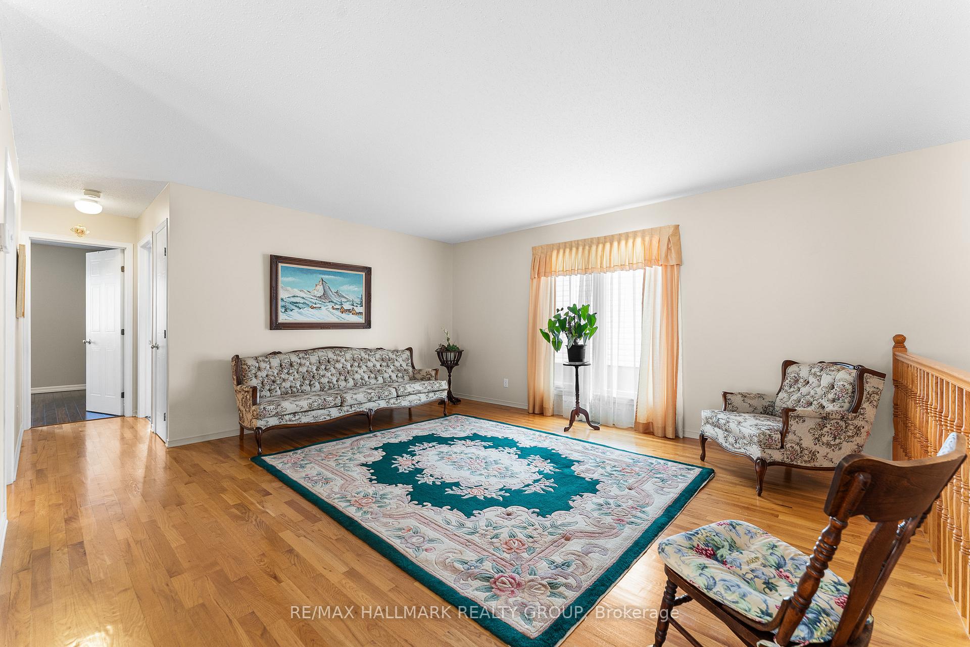 Photo 8 of 1207 Whiterock Street, Ottawa, Carson Grove — HOMEH