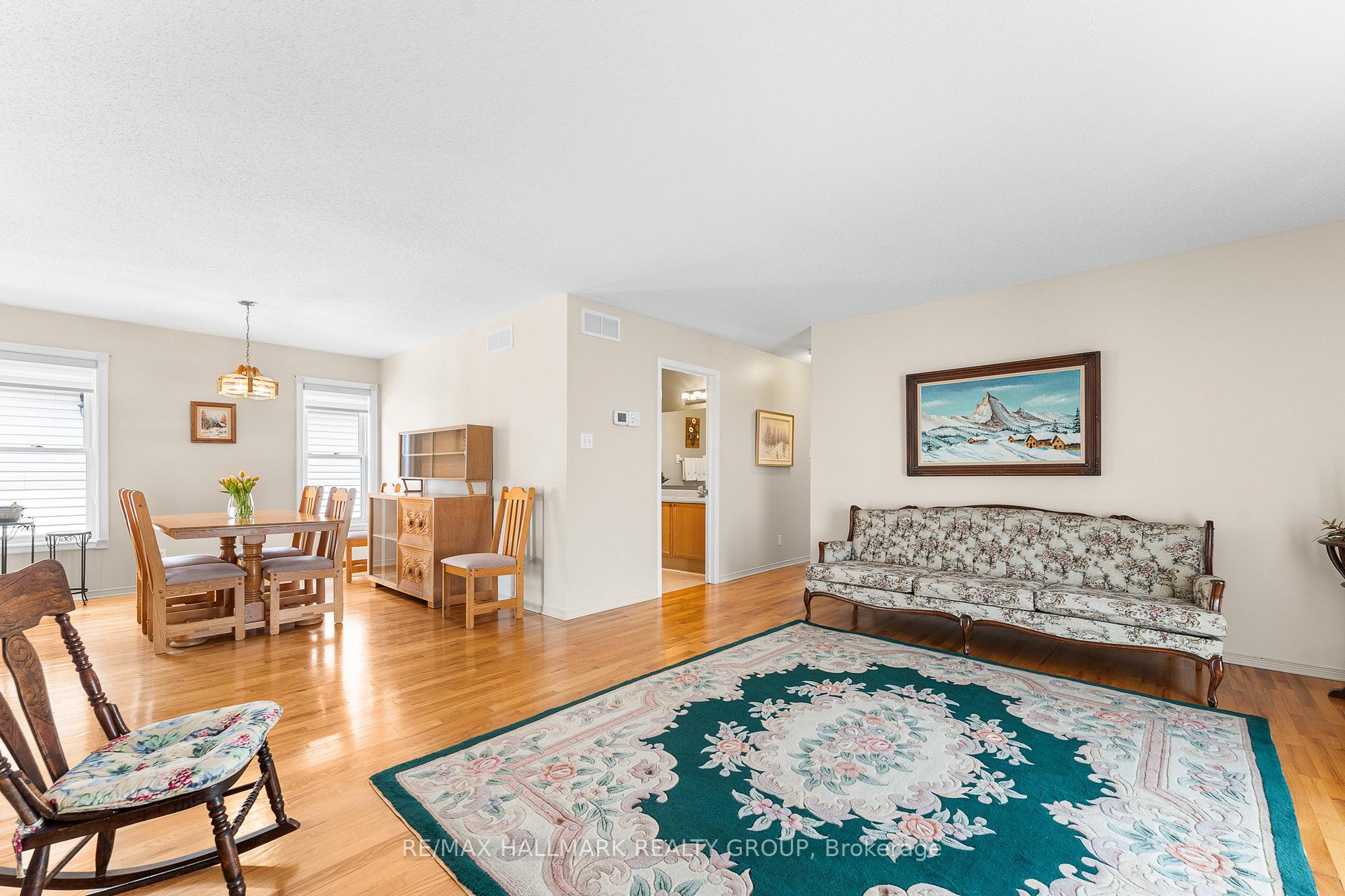 Photo 9 of 1207 Whiterock Street, Ottawa, Carson Grove — HOMEH