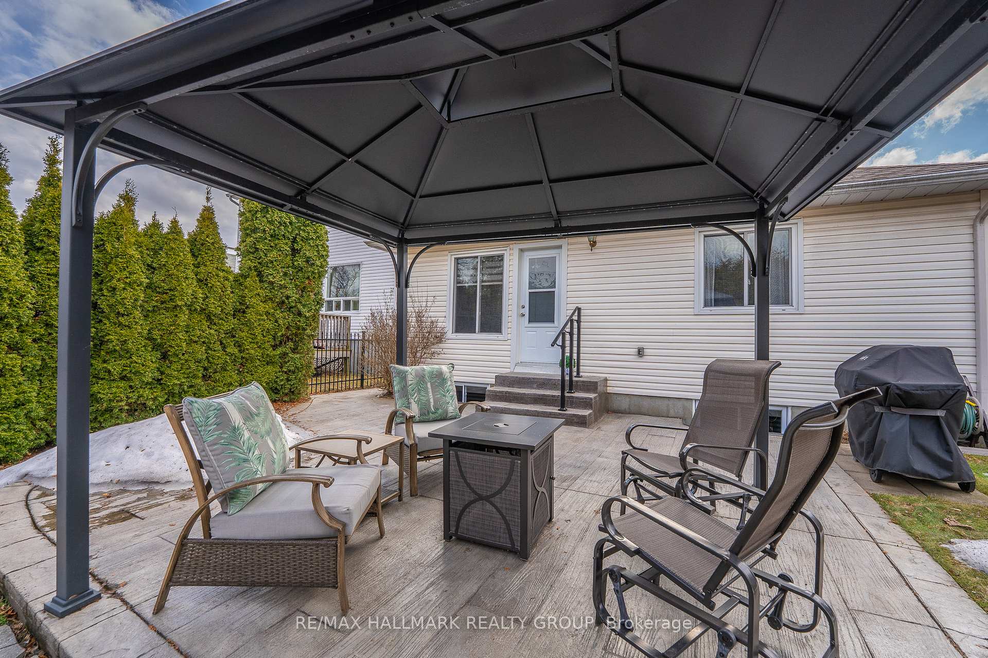Photo 34 of 1207 Whiterock Street, Ottawa, Carson Grove — HOMEH