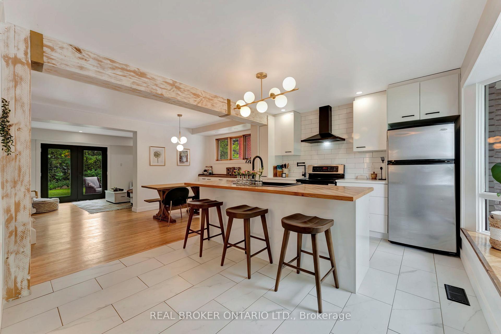 Photo 2 of Unit B, 6 Ashburn Drive, Ottawa, Borden Farm/Stewart Farm/Carleton Heights/Parkwood Hills — HOMEH