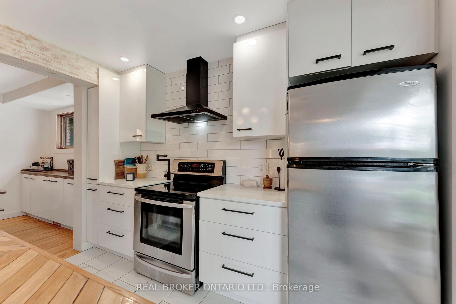Photo 6 of Unit B, 6 Ashburn Drive, Ottawa, Borden Farm/Stewart Farm/Carleton Heights/Parkwood Hills — HOMEH