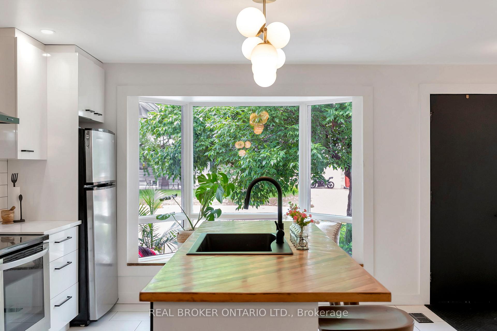 Photo 14 of Unit B, 6 Ashburn Drive, Ottawa, Borden Farm/Stewart Farm/Carleton Heights/Parkwood Hills — HOMEH