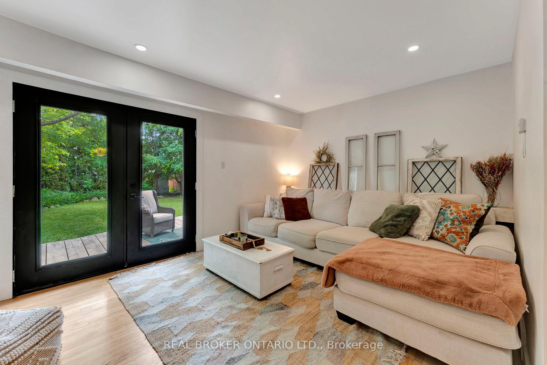 Photo 18 of Unit B, 6 Ashburn Drive, Ottawa, Borden Farm/Stewart Farm/Carleton Heights/Parkwood Hills — HOMEH