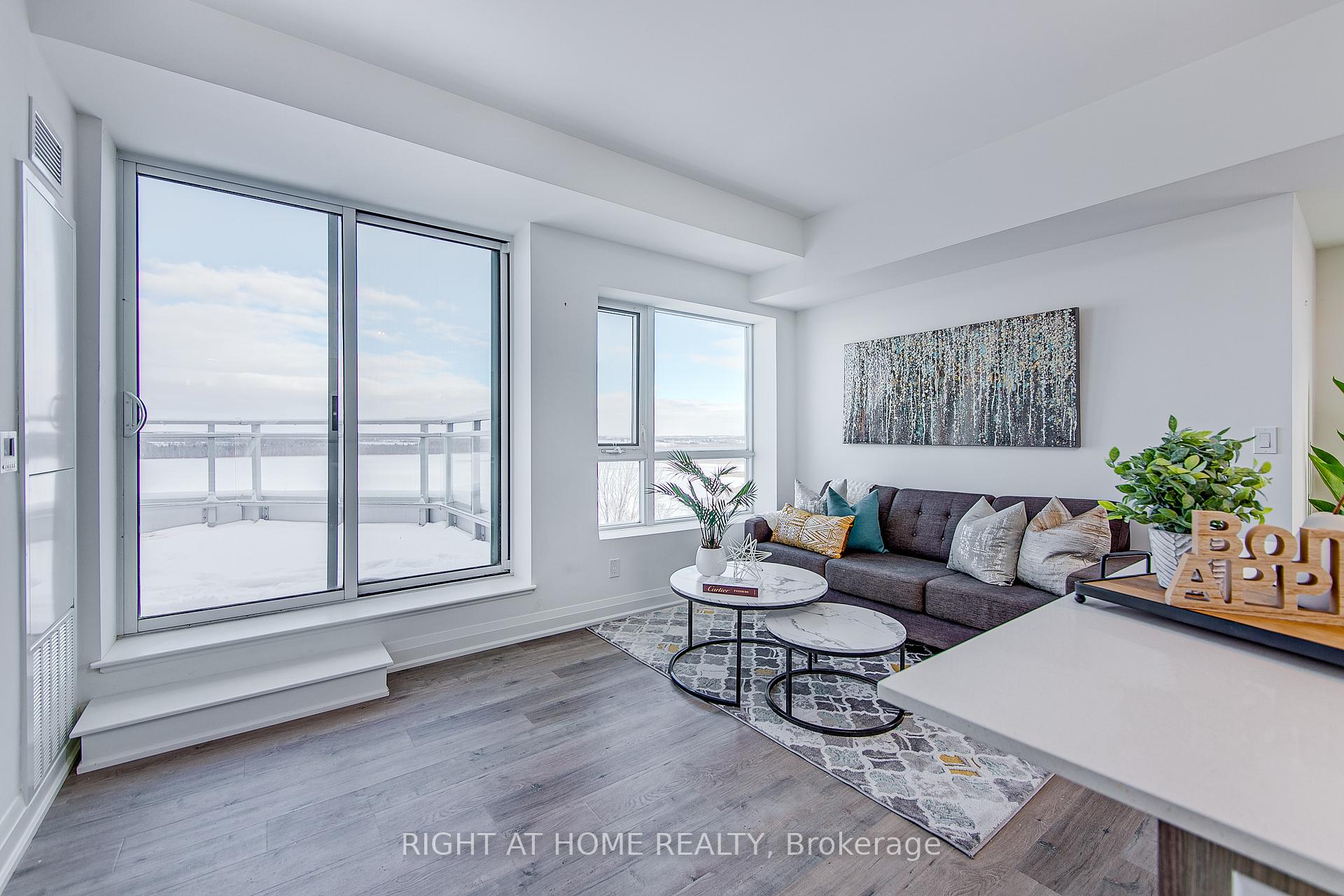 Photo 4 of Unit 1006, 58 Lakeside Terrace, Barrie, Little Lake — HOMEH