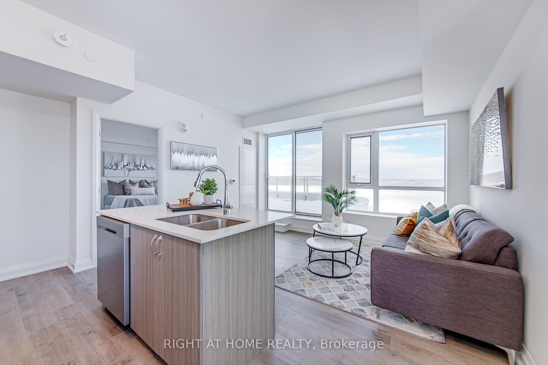 Photo 7 of Unit 1006, 58 Lakeside Terrace, Barrie, Little Lake — HOMEH