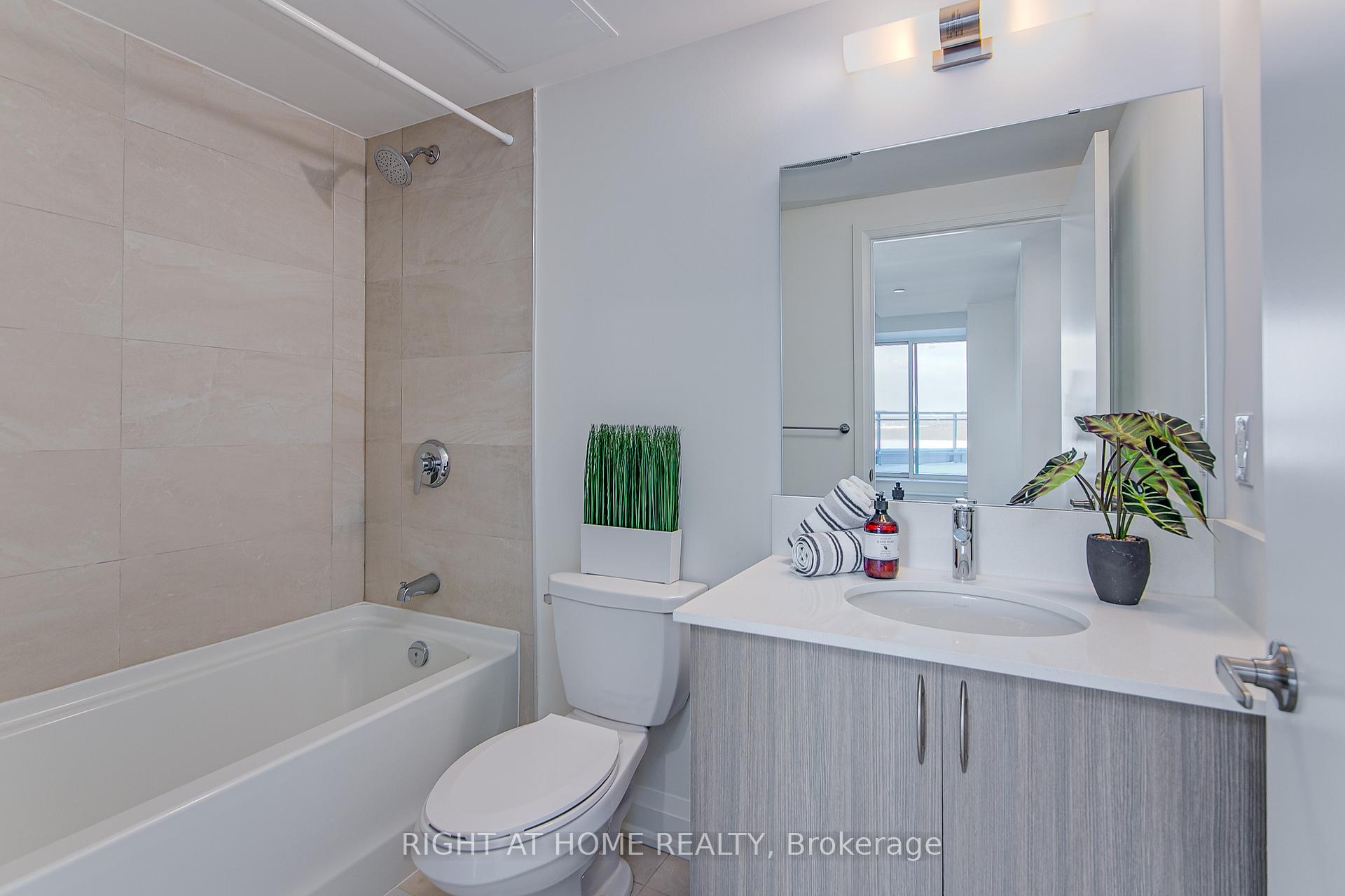 Photo 10 of Unit 1006, 58 Lakeside Terrace, Barrie, Little Lake — HOMEH