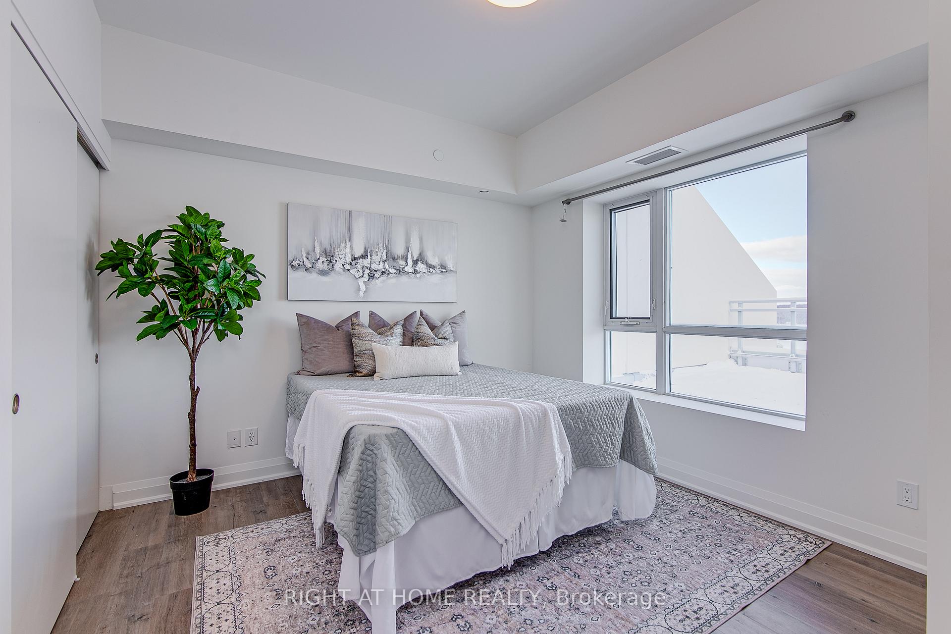 Photo 11 of Unit 1006, 58 Lakeside Terrace, Barrie, Little Lake — HOMEH