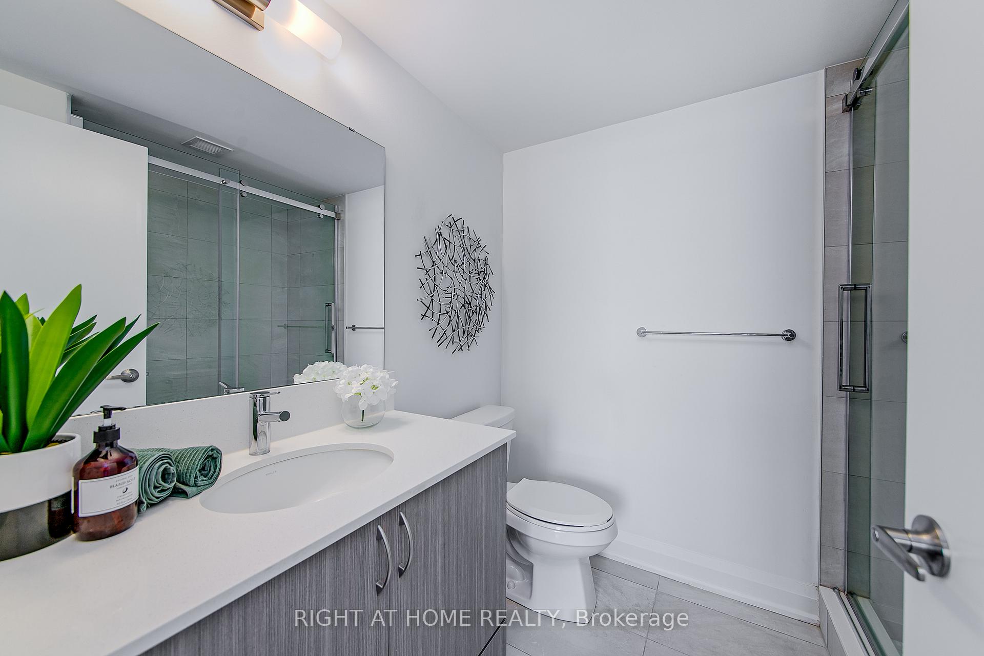 Photo 13 of Unit 1006, 58 Lakeside Terrace, Barrie, Little Lake — HOMEH