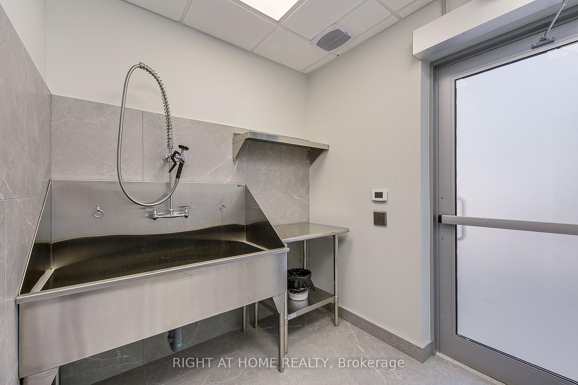 Photo 26 of Unit 1006, 58 Lakeside Terrace, Barrie, Little Lake — HOMEH
