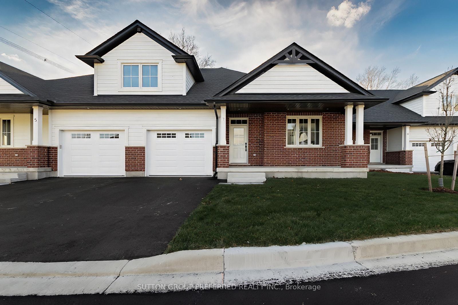 Front of Unit 7, 175 Glengariff Drive