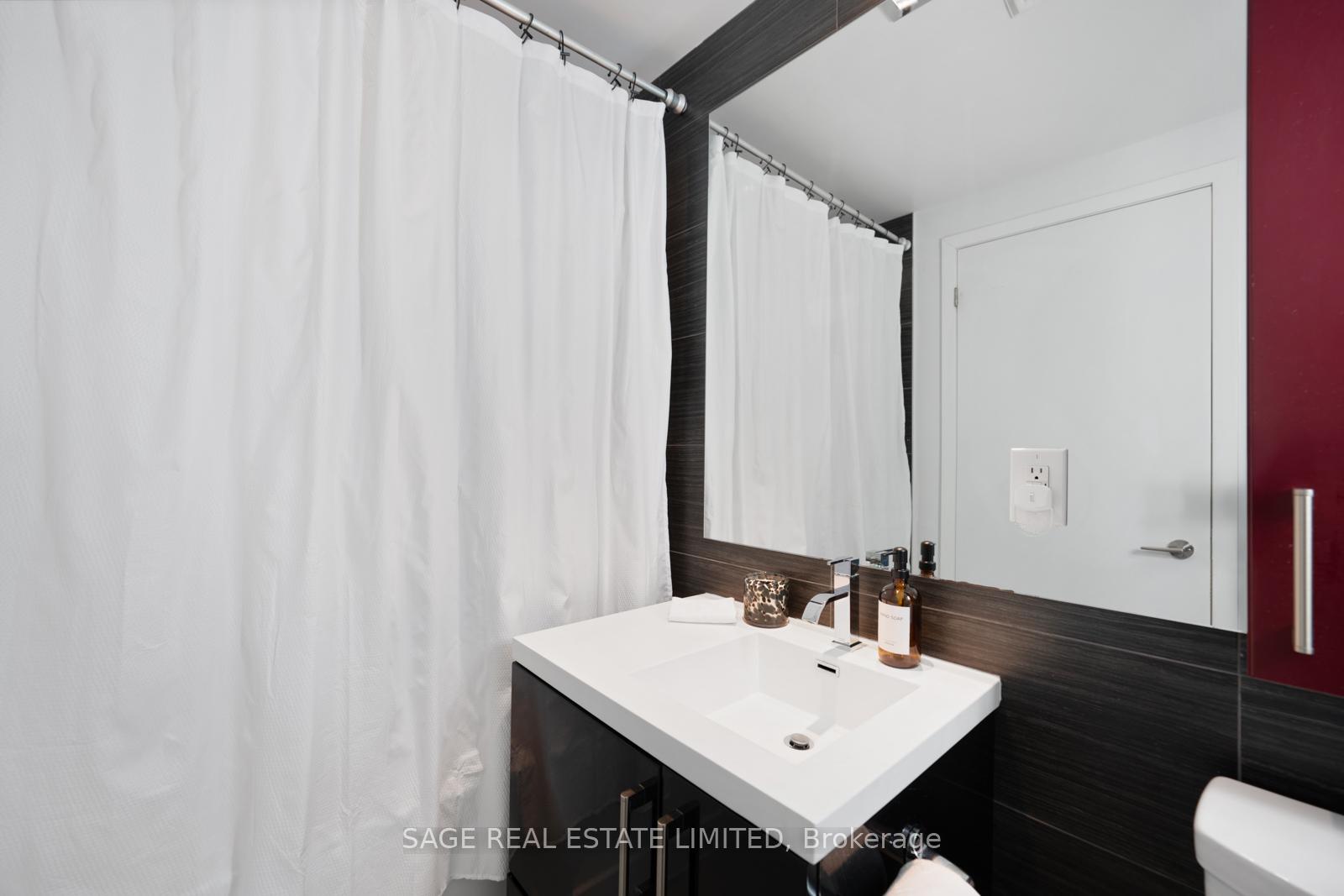 Photo 16 of Unit 801, 39 Sherbourne Street, Toronto, Moss Park — HOMEH