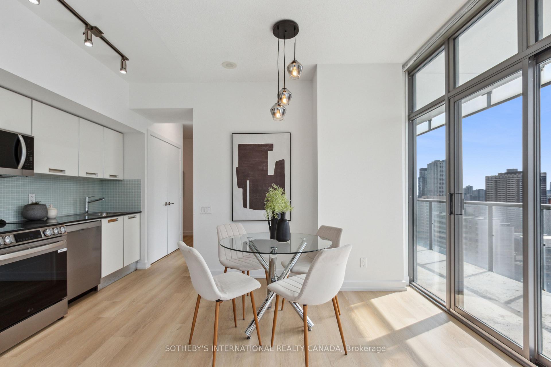 Photo 3 of Unit 1605, 33 Charles Street E, Toronto, Church-Yonge Corridor — HOMEH