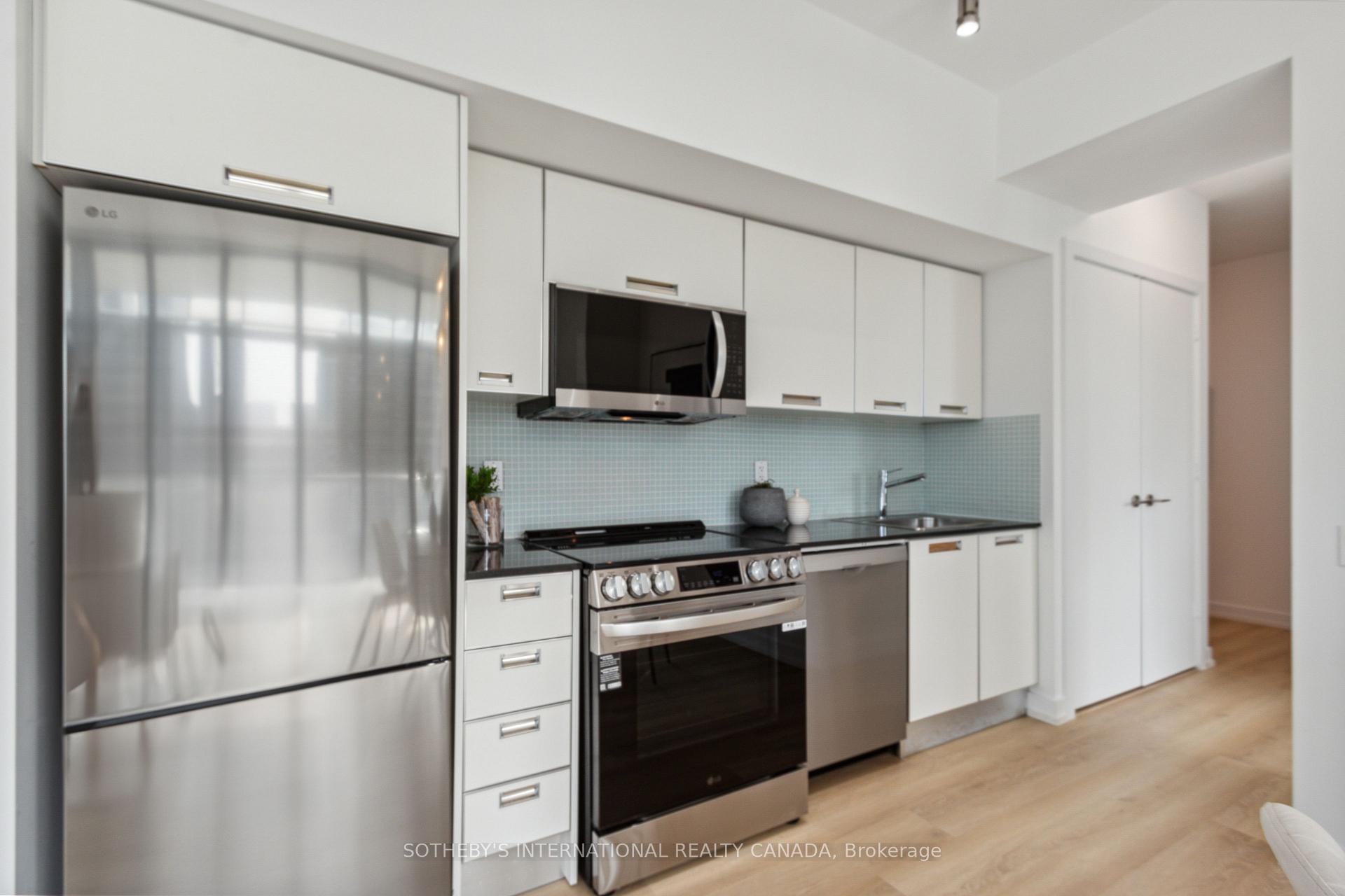 Photo 4 of Unit 1605, 33 Charles Street E, Toronto, Church-Yonge Corridor — HOMEH