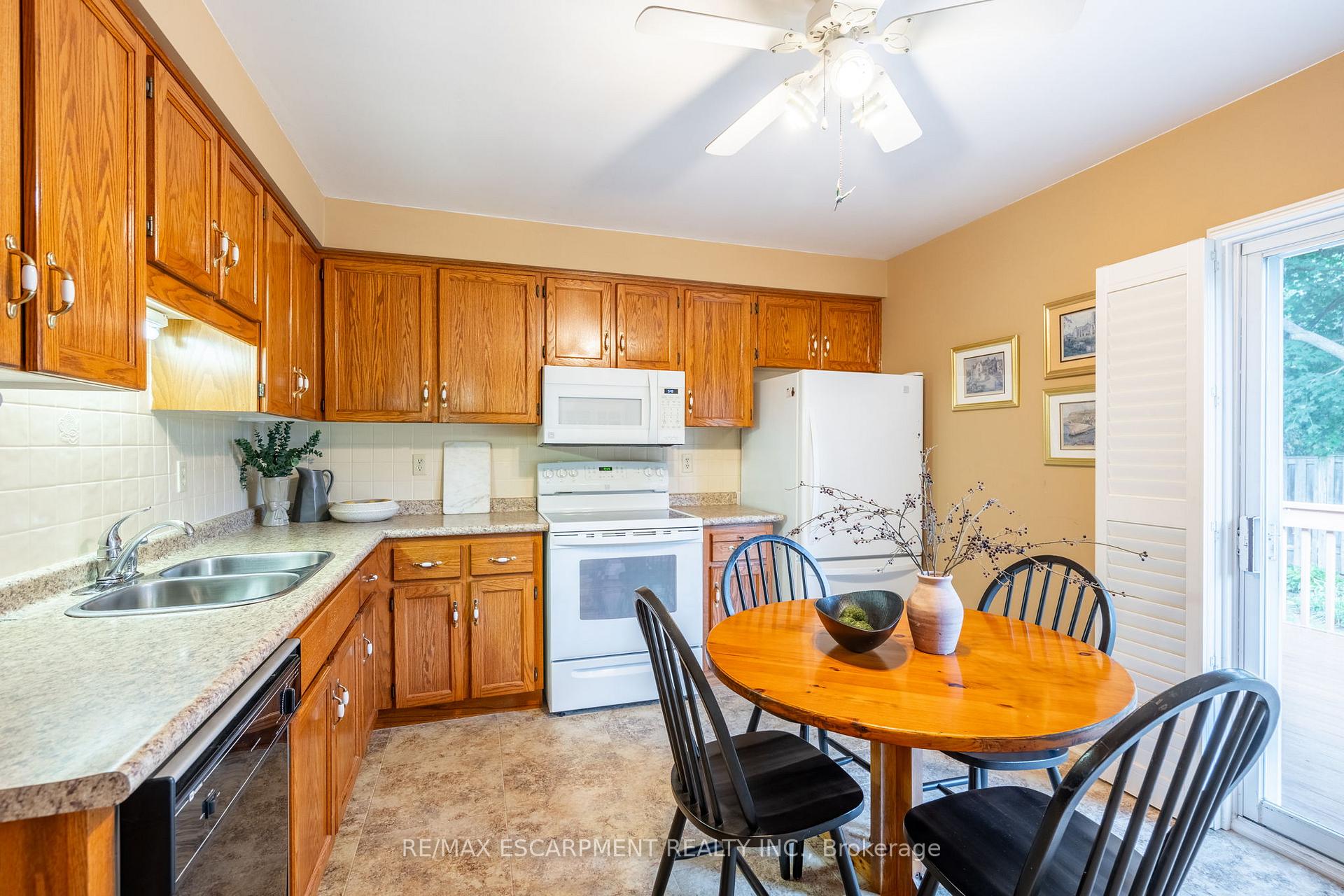 Photo 14 of Unit 35, 10 Wentworth Drive, Grimsby, Grimsby East — HOMEH