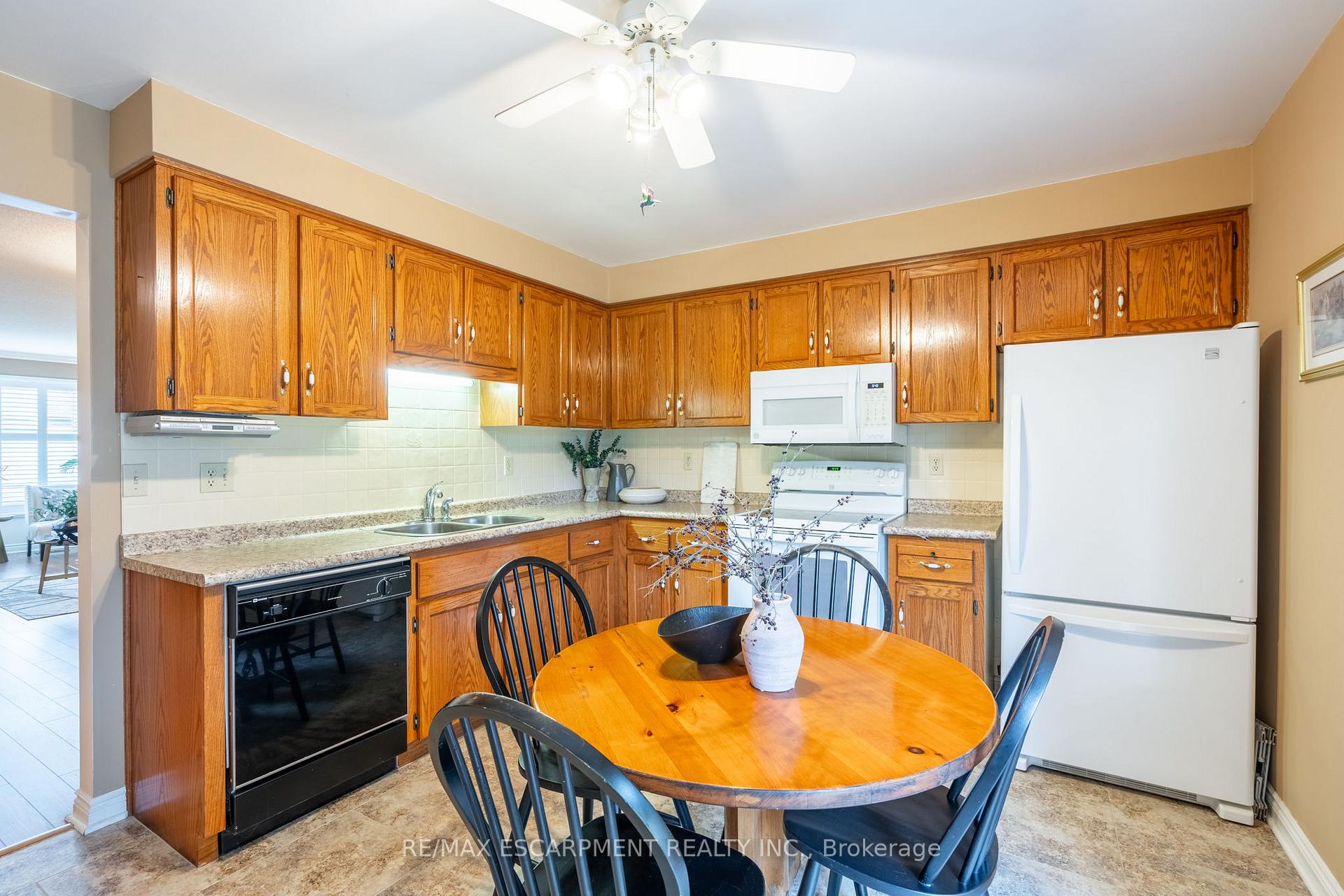 Photo 15 of Unit 35, 10 Wentworth Drive, Grimsby, Grimsby East — HOMEH