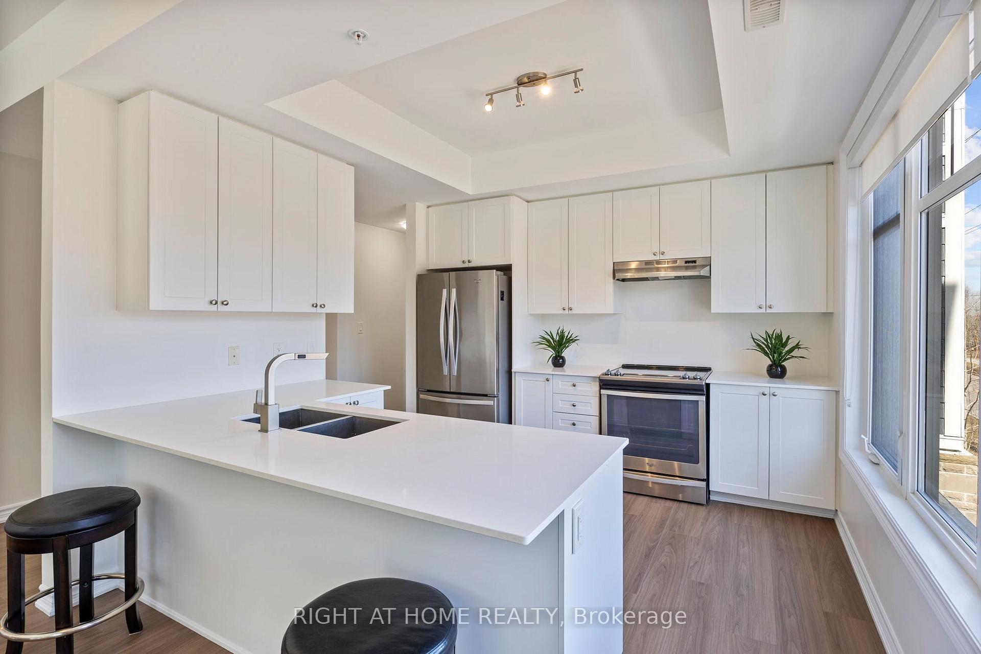 Photo 3 of Unit 211, 680 Gordon Street, Whitby, Port Whitby — HOMEH