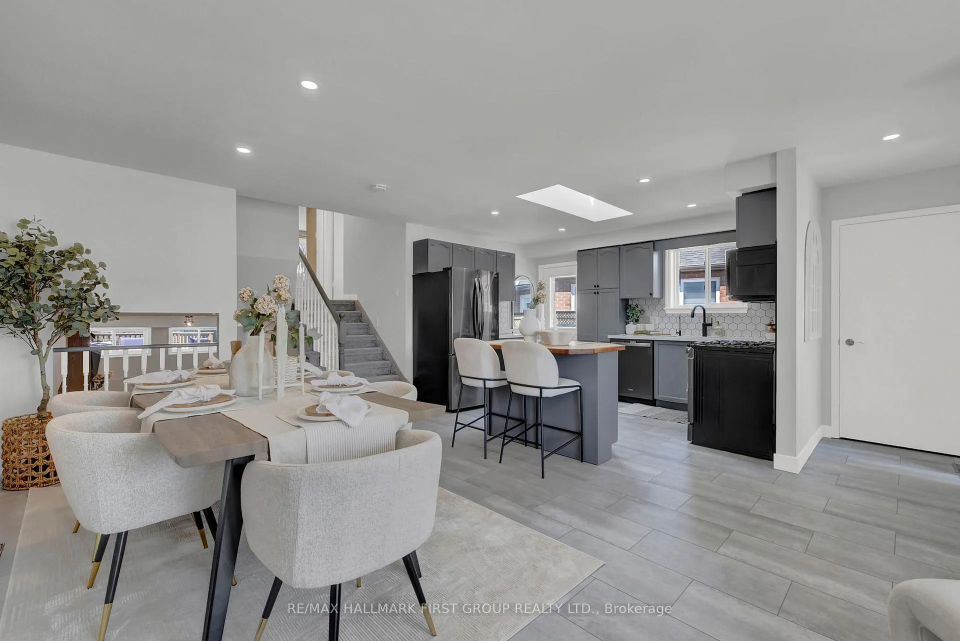 Photo 6 of 159 Sandringham Drive, Clarington, Courtice — HOMEH